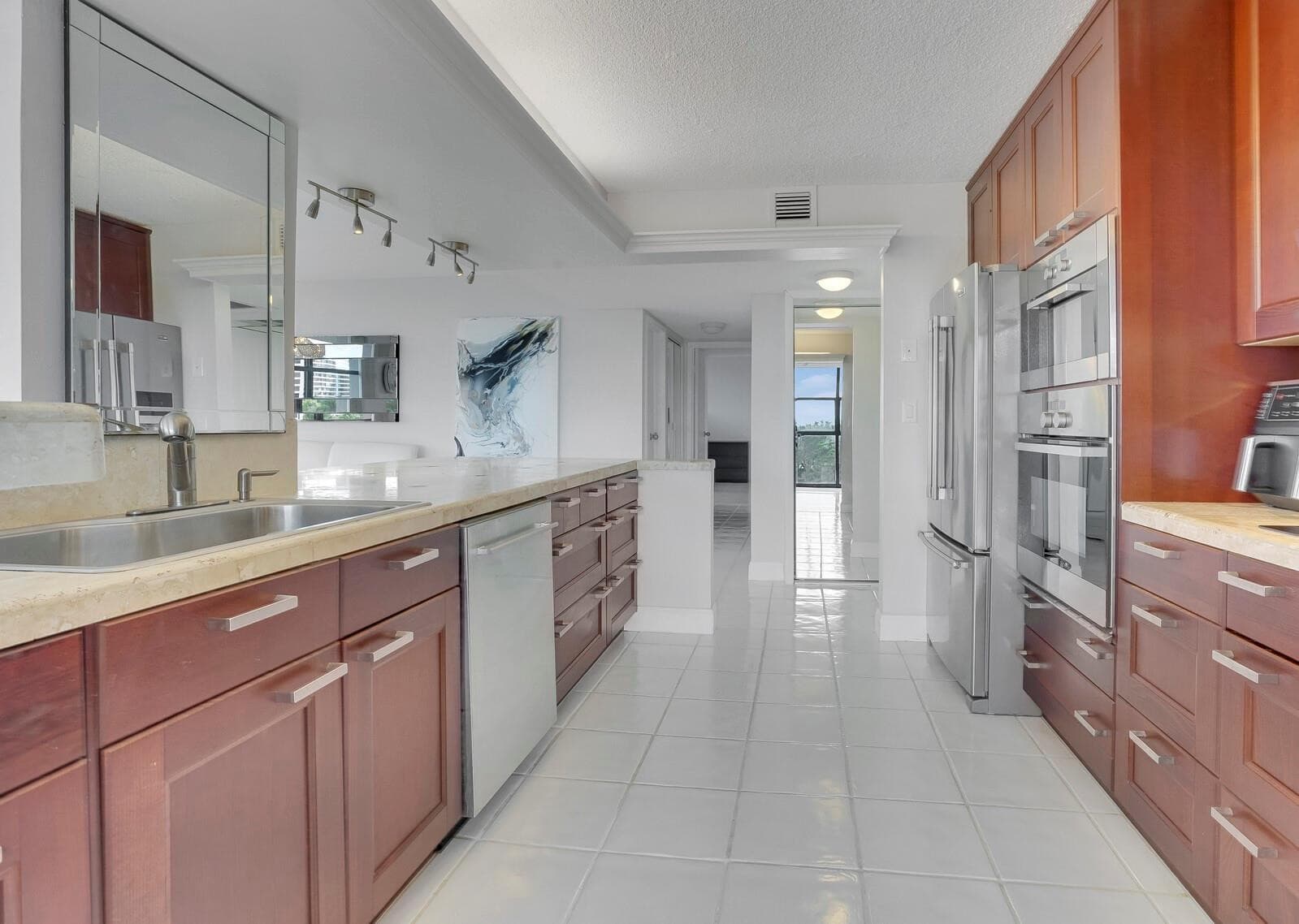 600 Parkview Drive 531, Hallandale Beach, FL 33009 — photo 5 of 41