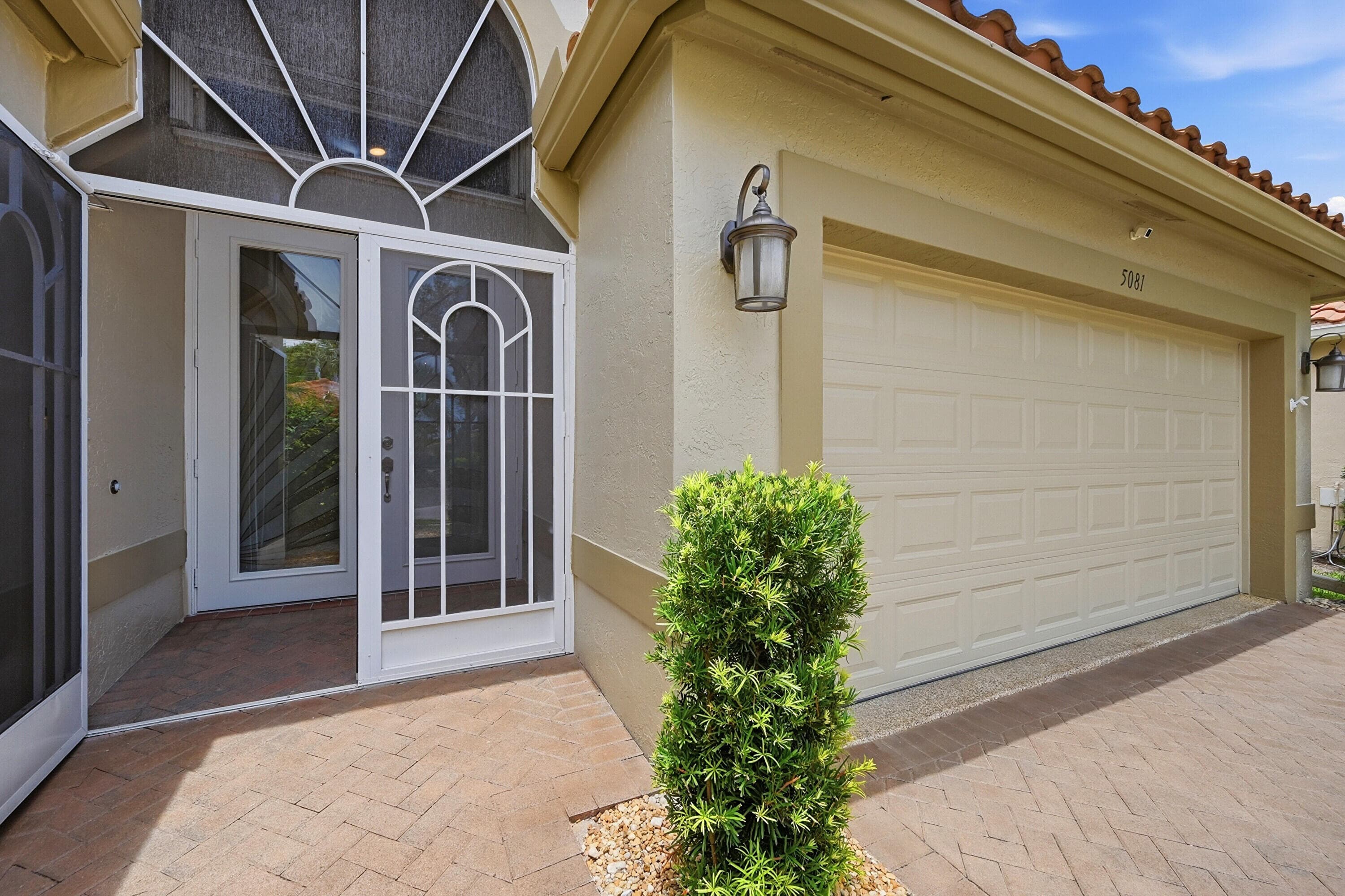 5081 Glenville Drive, Boynton Beach, FL 33437 — photo 3 of 40