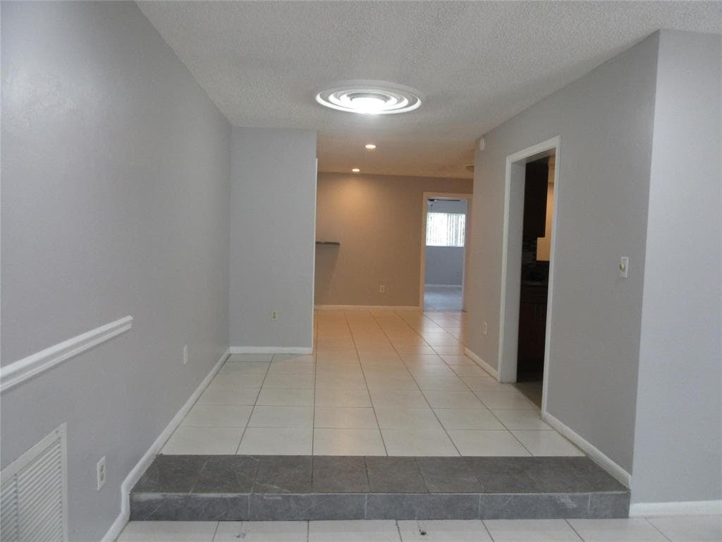 4100 NW 110th Avenue S, Coral Springs, FL 33065 — photo 6 of 13