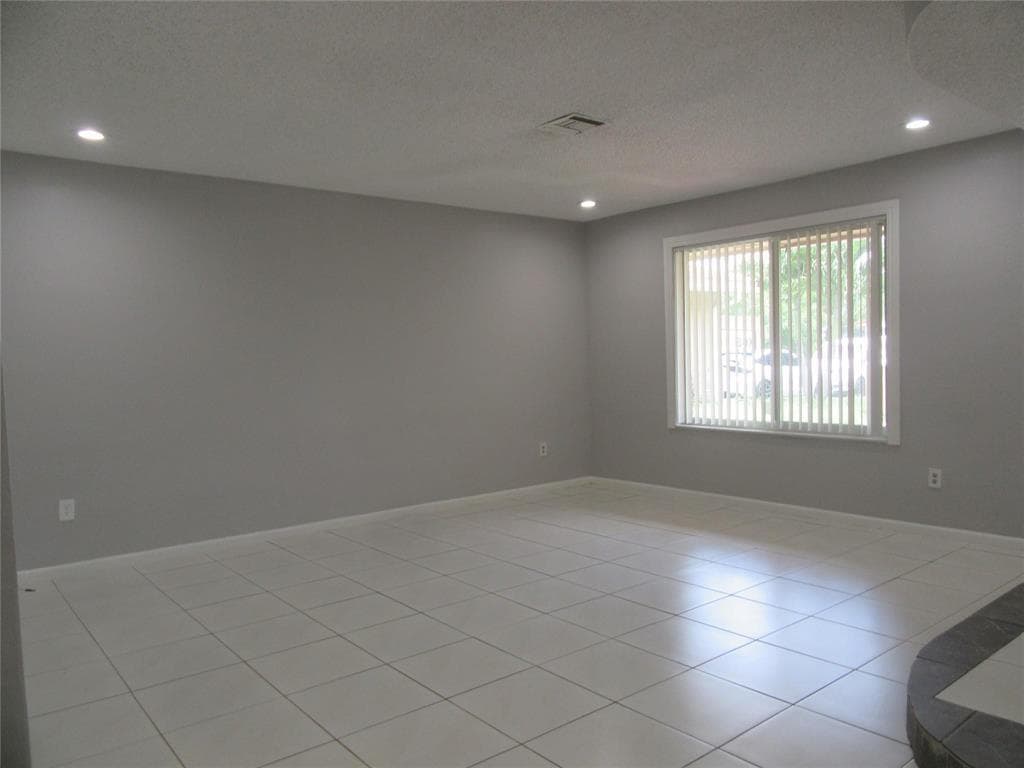 4100 NW 110th Avenue S, Coral Springs, FL 33065 — photo 7 of 13