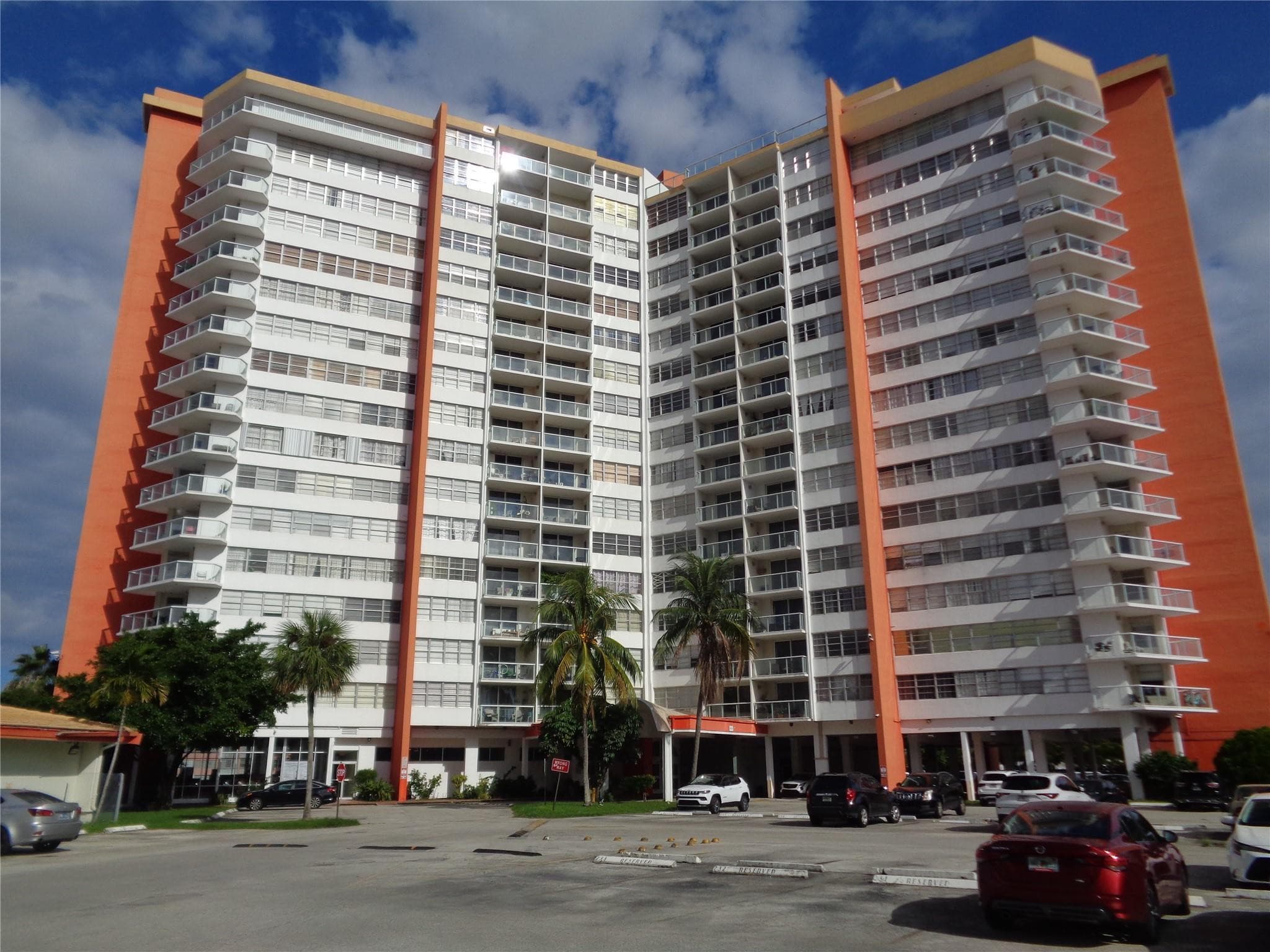 1301 NE Miami Gardens Drive 605w, Miami, FL 33179 — photo 1 of 10