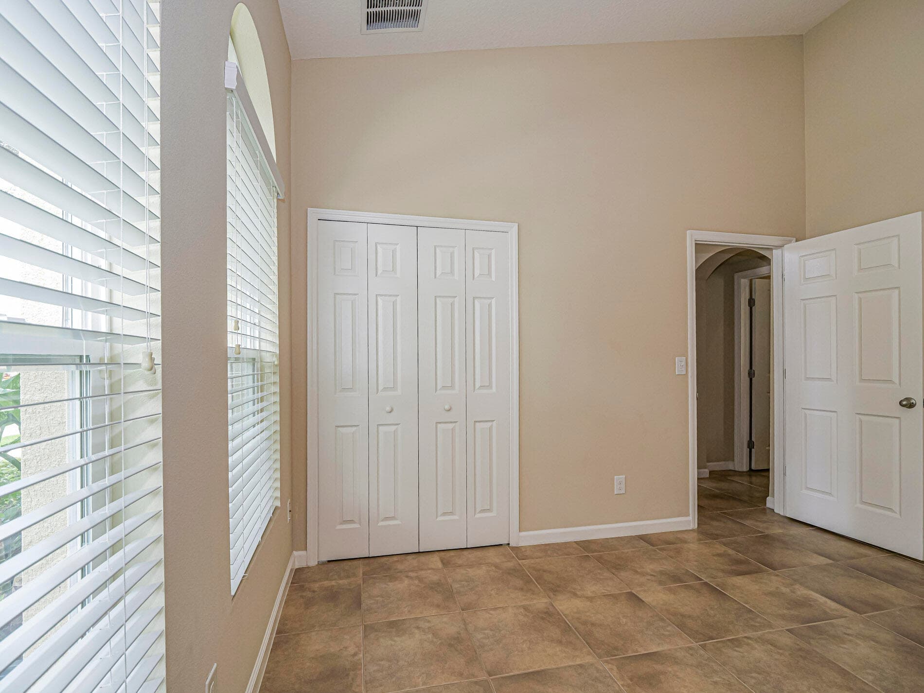1750 SW Berkshire Cir Circle SW, Vero Beach, FL 32968 — photo 23 of 61