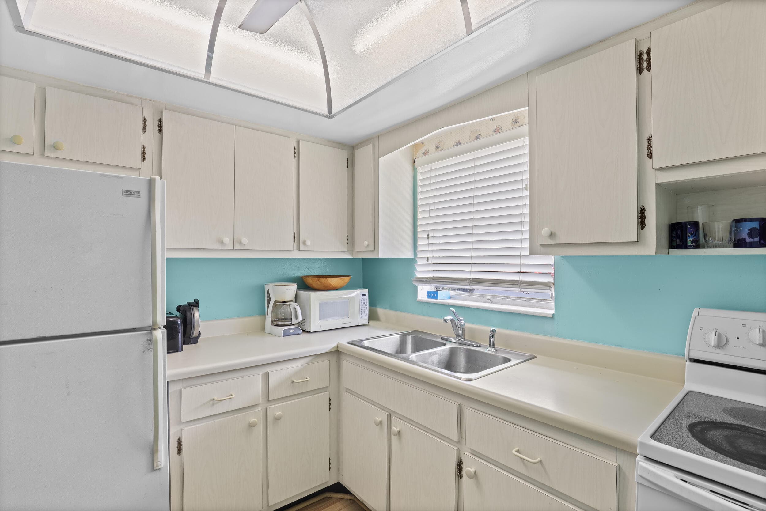 2885 W Ashley Dr Drive W B, West Palm Beach, FL 33415 — photo 10 of 34