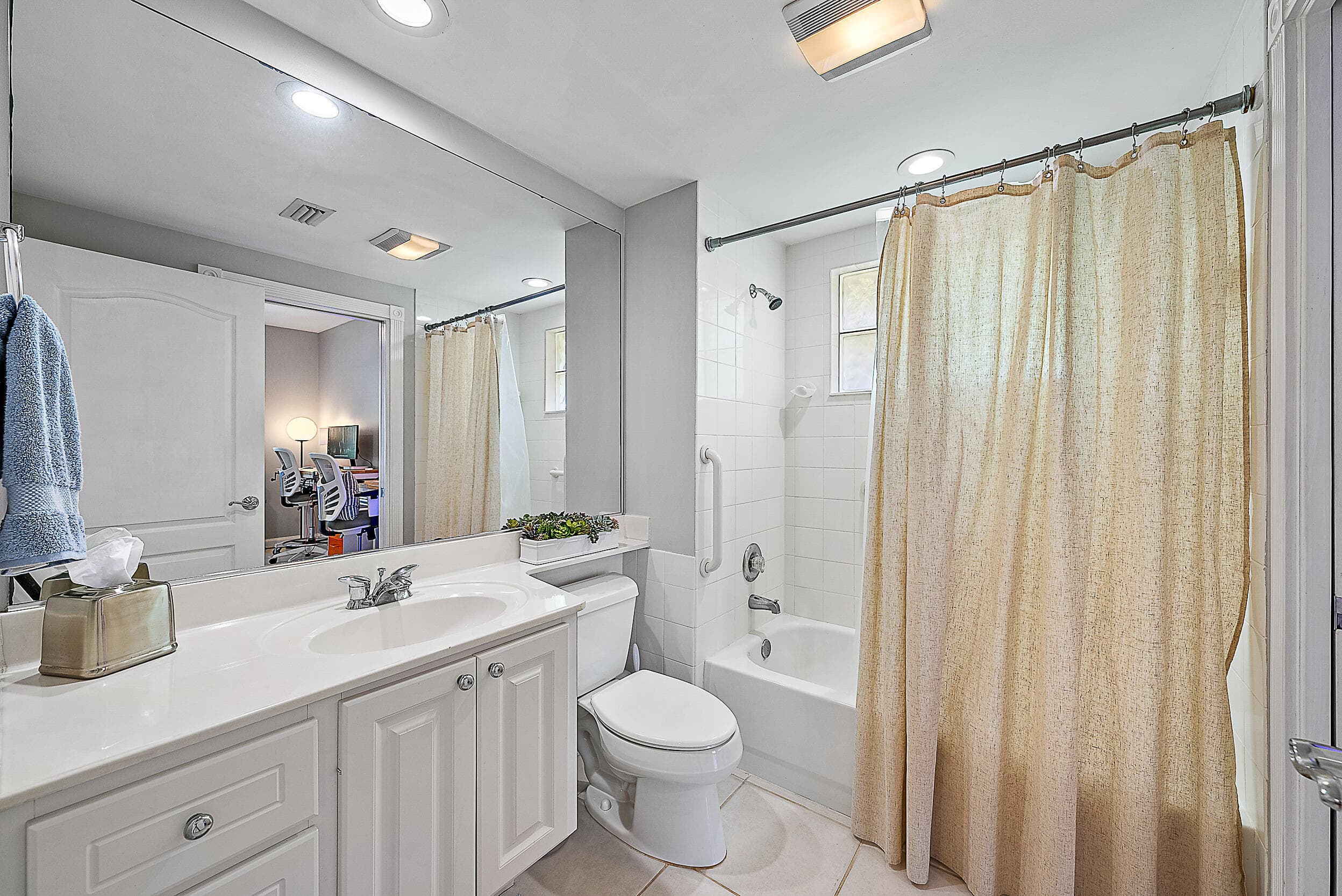 107 Rivinia Drive, Jupiter, FL 33458 — photo 13 of 28