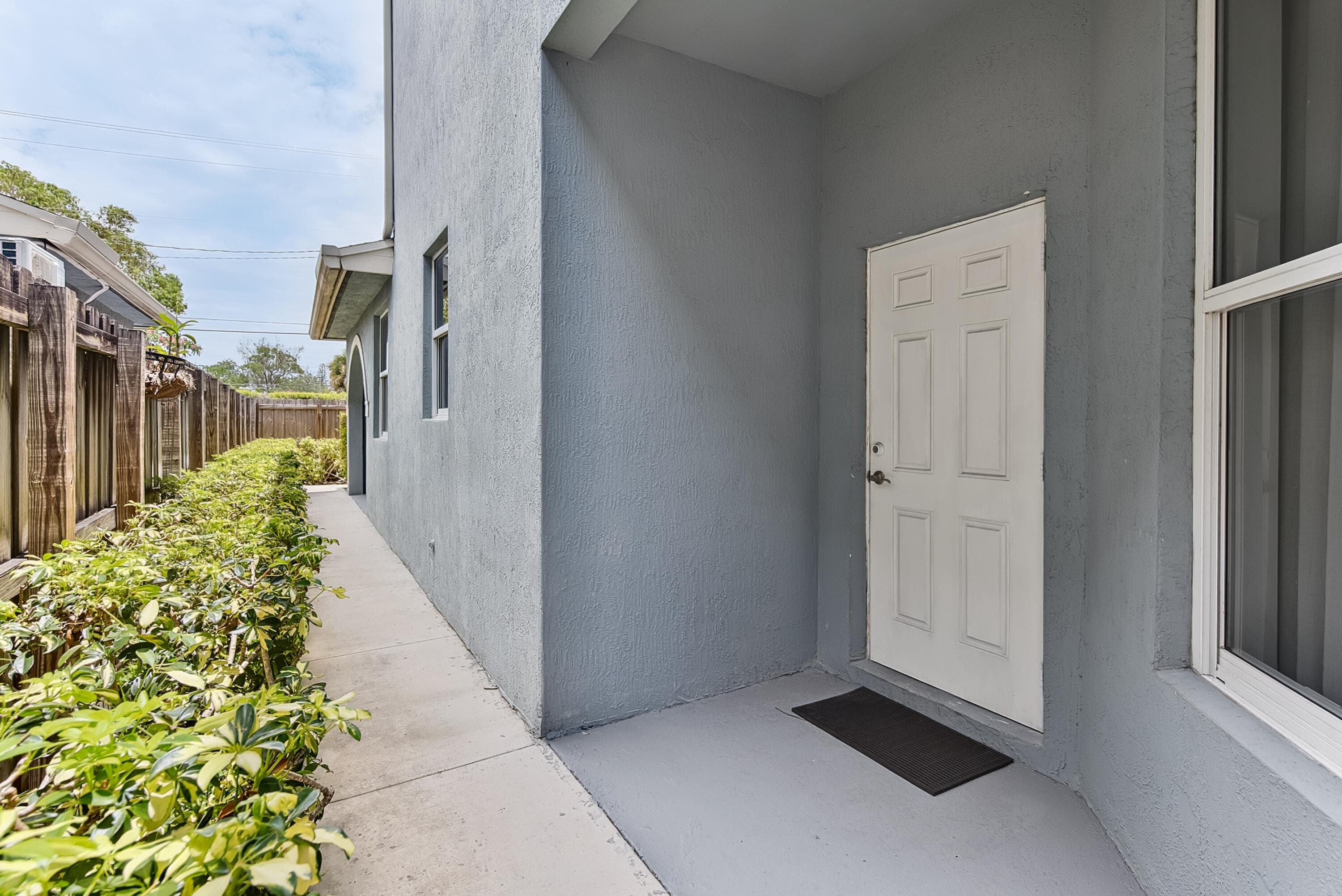 1135 NE 3rd Avenue, Fort Lauderdale, FL 33304 — photo 5 of 46