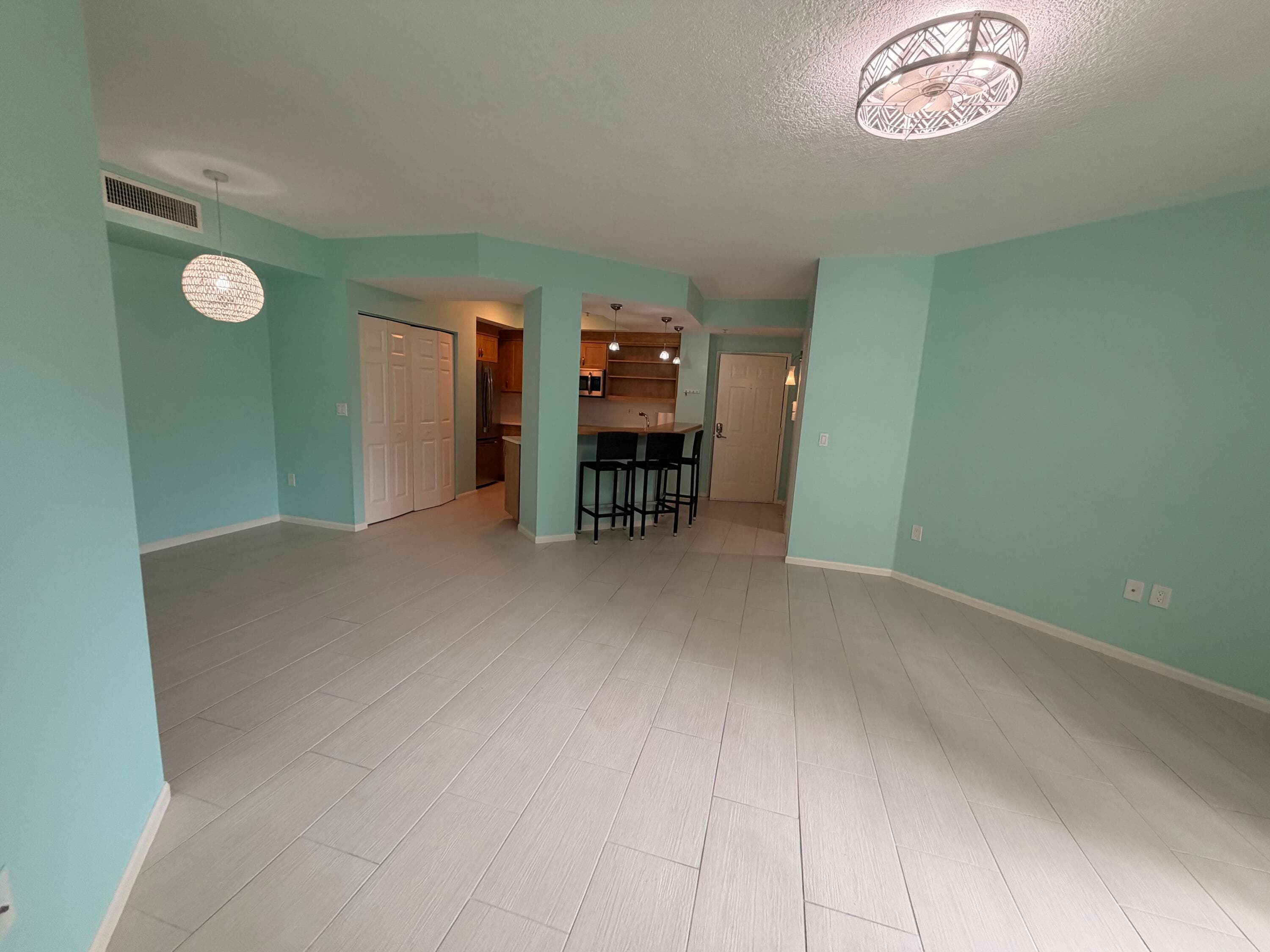 630 S Sapodilla Avenue 416, West Palm Beach, FL 33401 — photo 4 of 32