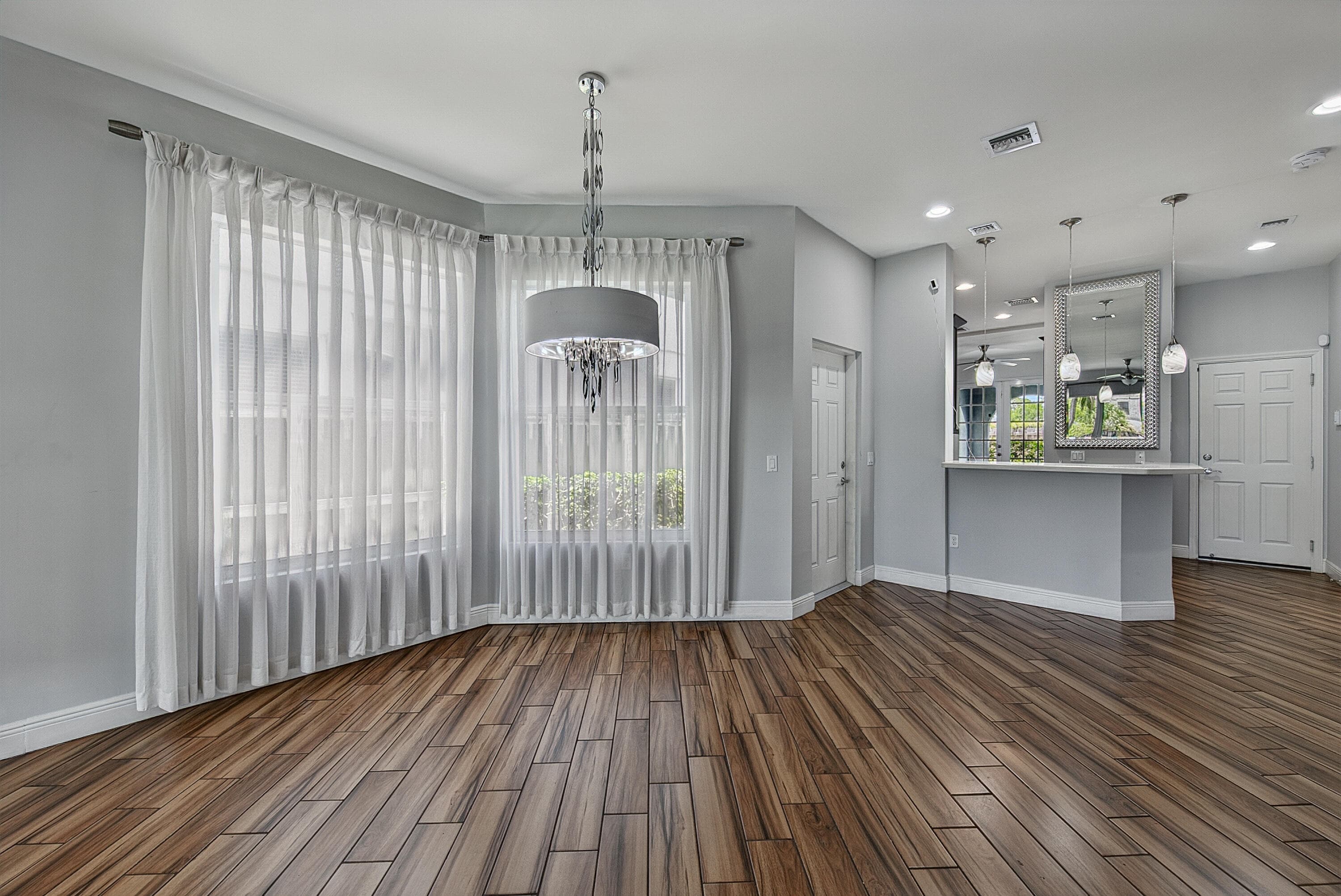 1135 NE 3rd Avenue, Fort Lauderdale, FL 33304 — photo 9 of 46