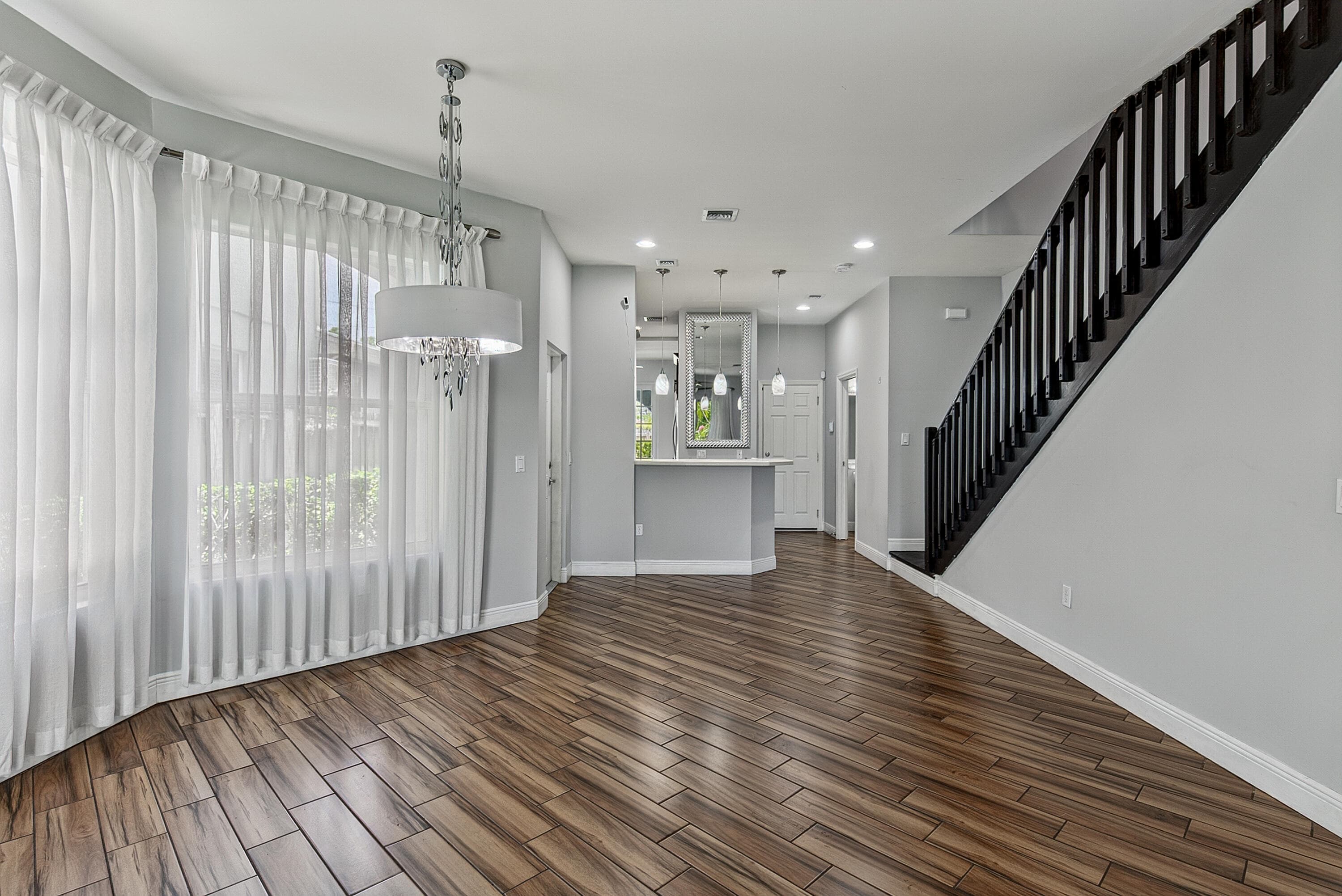 1135 NE 3rd Avenue, Fort Lauderdale, FL 33304 — photo 10 of 46