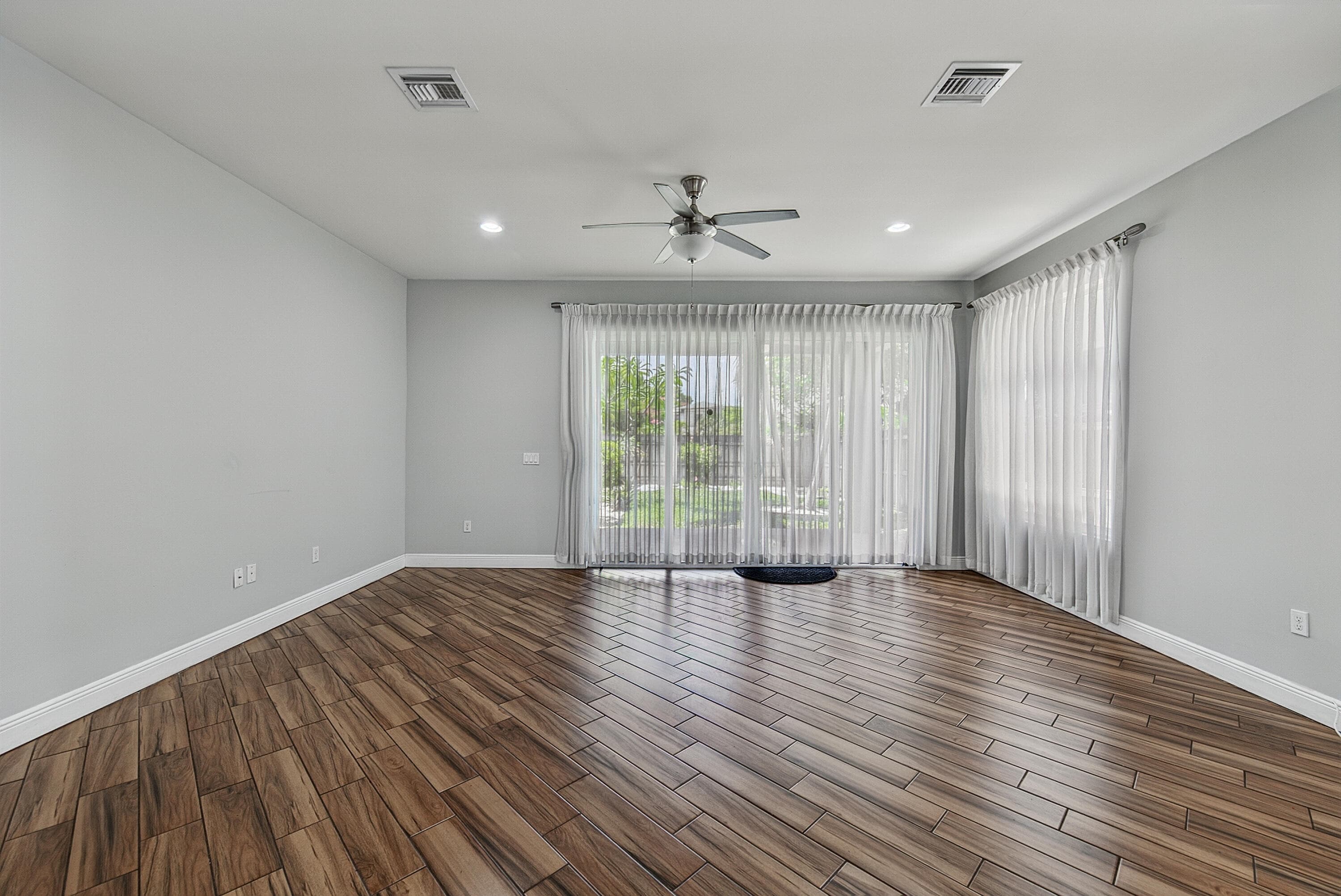 1135 NE 3rd Avenue, Fort Lauderdale, FL 33304 — photo 14 of 46