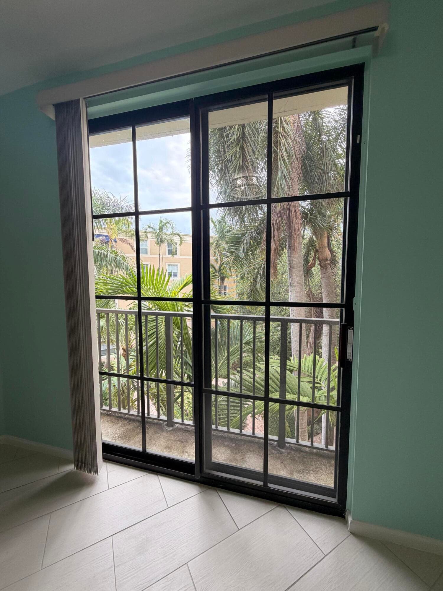 630 S Sapodilla Avenue 416, West Palm Beach, FL 33401 — photo 16 of 32