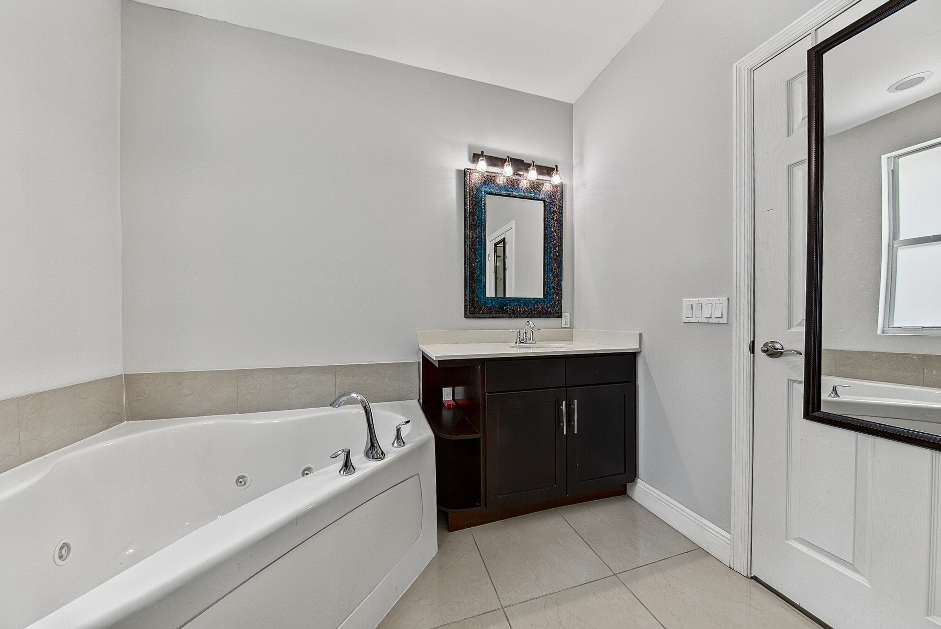 1135 NE 3rd Avenue, Fort Lauderdale, FL 33304 — photo 33 of 46