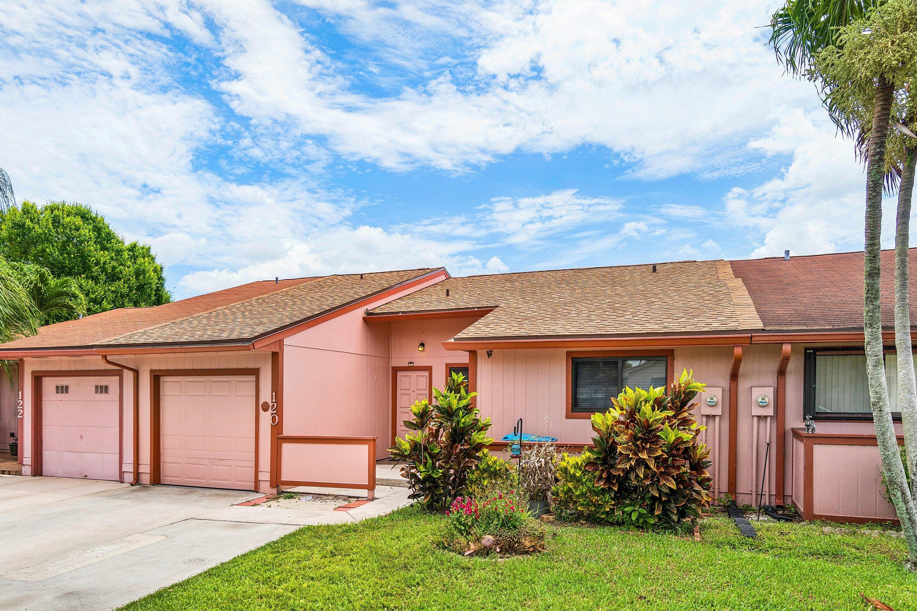 120 Mayfair Lane, Boynton Beach, FL 33426 — photo 3 of 37