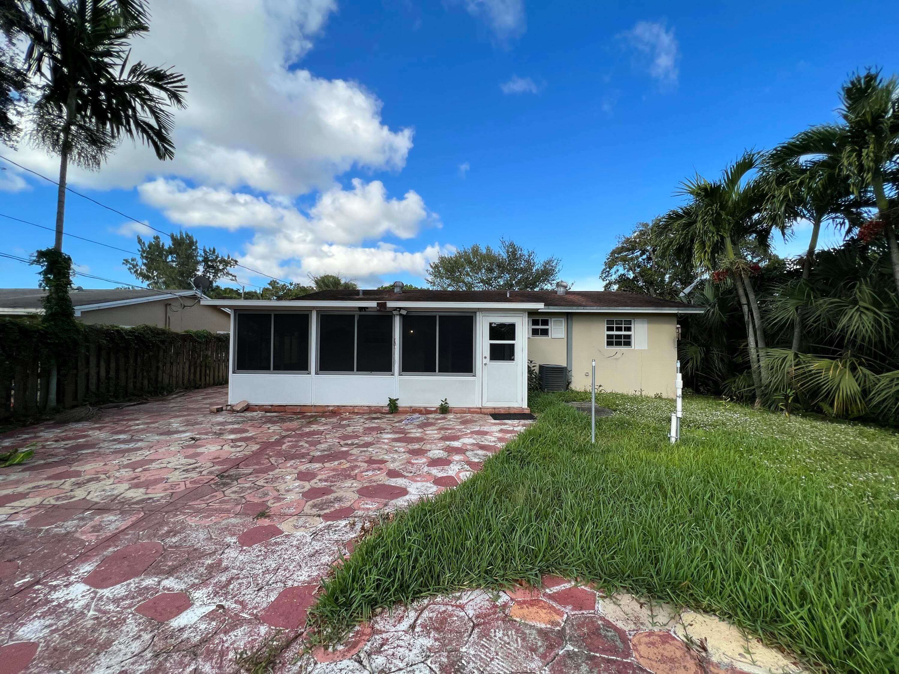 2448 SW 42nd Terrace, Fort Lauderdale, FL 33317 — photo 2 of 9