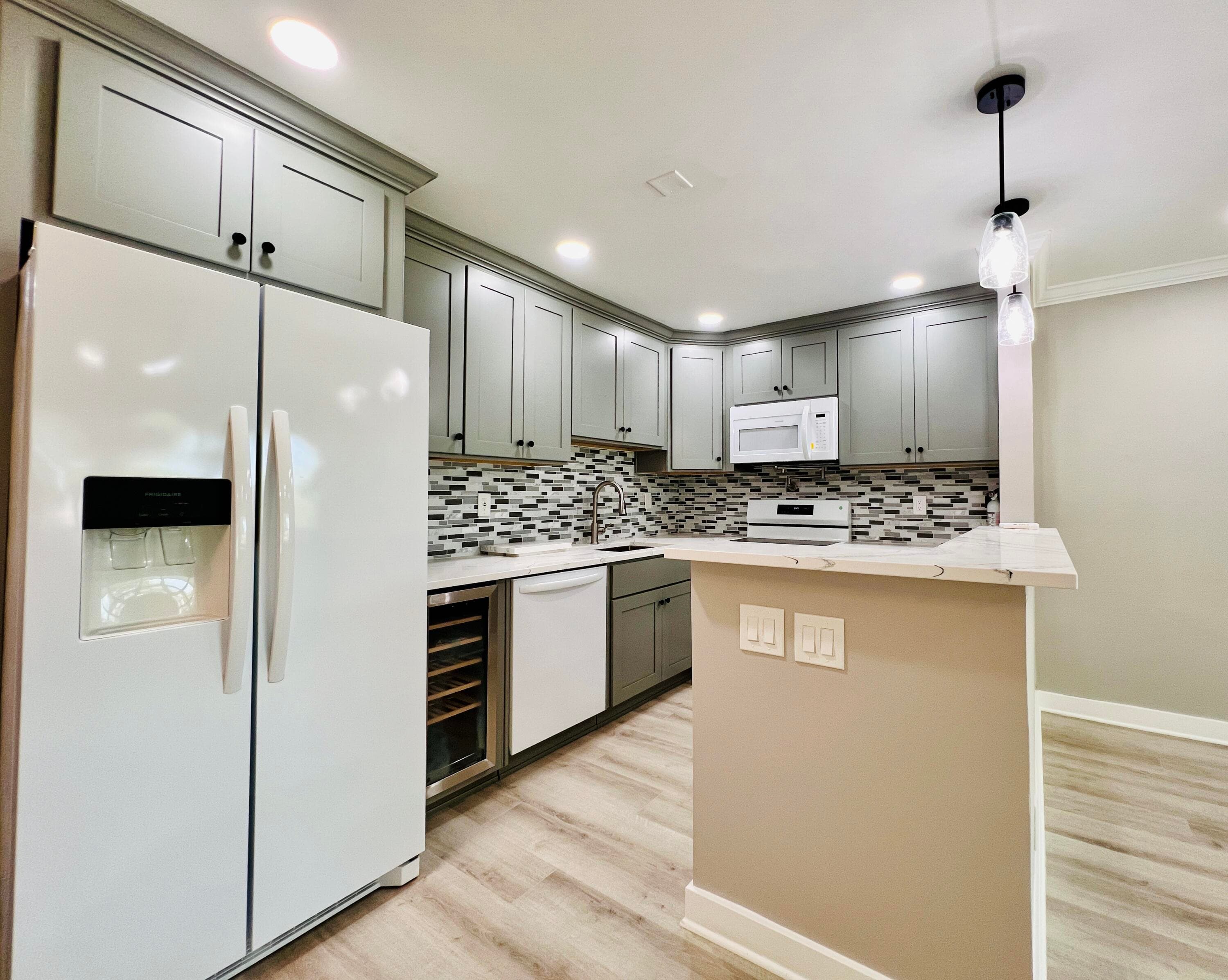15 Bedford A, West Palm Beach, FL 33417 — photo 2 of 18