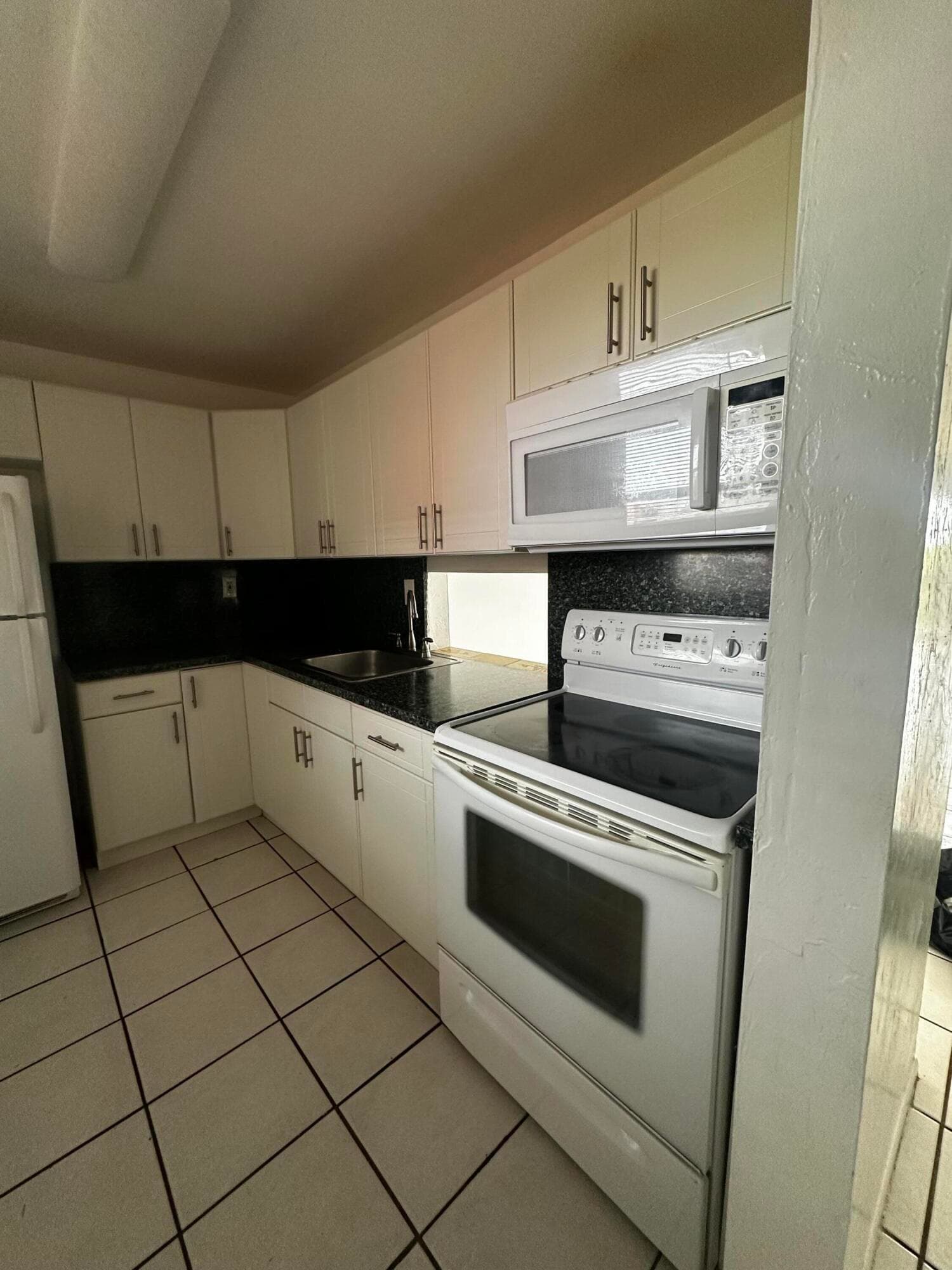 13707 Kendale Lakes Circle Ph13, Miami, FL 33183 — photo 28 of 30