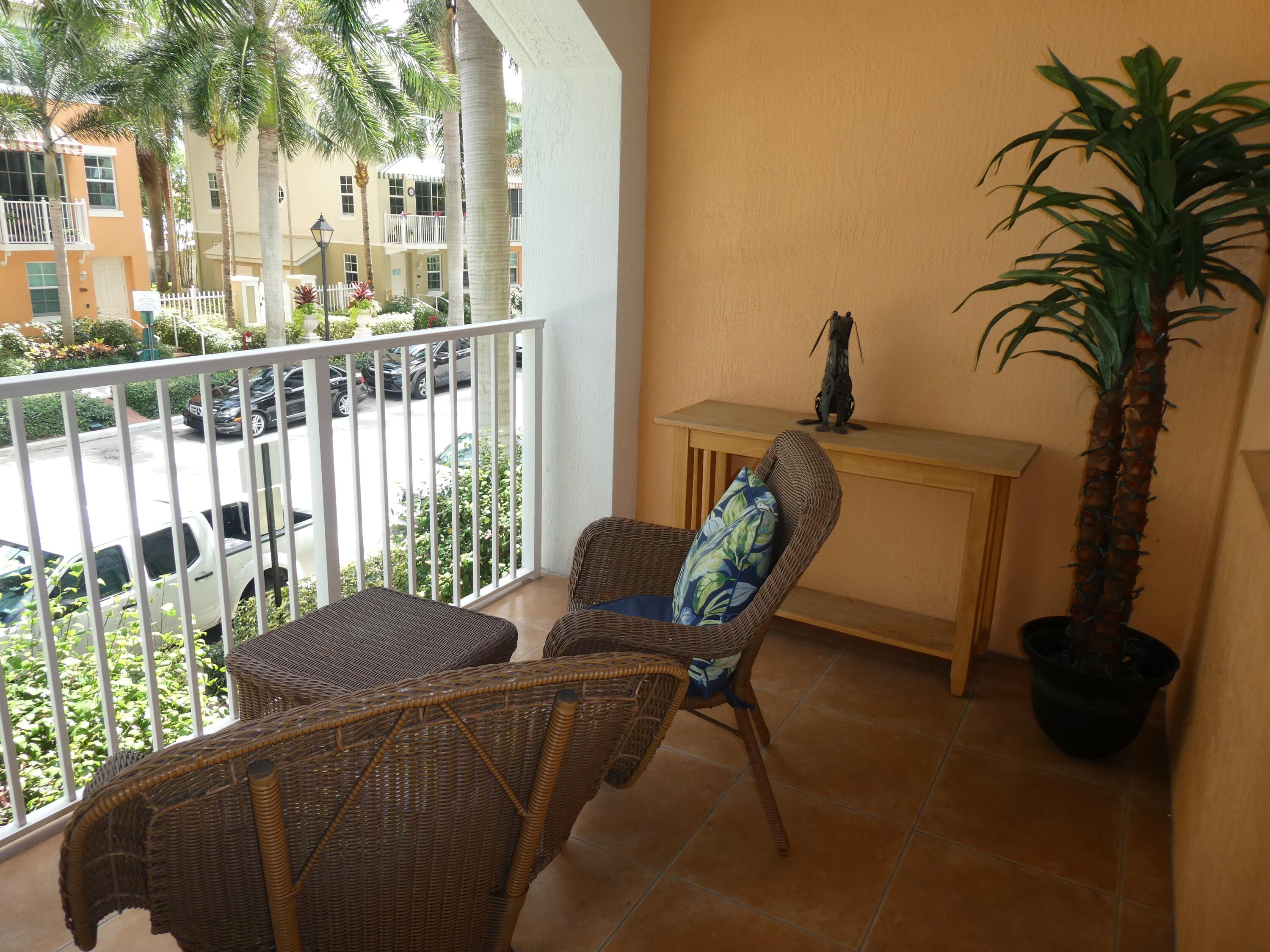 804 E Windward Way 211, Lantana, FL 33462 — photo 6 of 31
