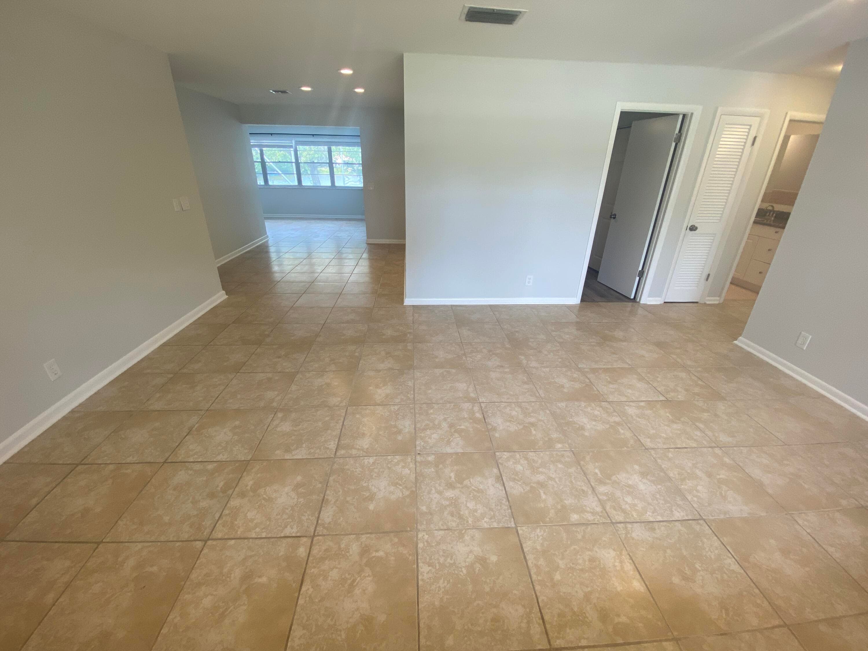 1317 Willow Road, West Palm Beach, FL 33406 — photo 4 of 33