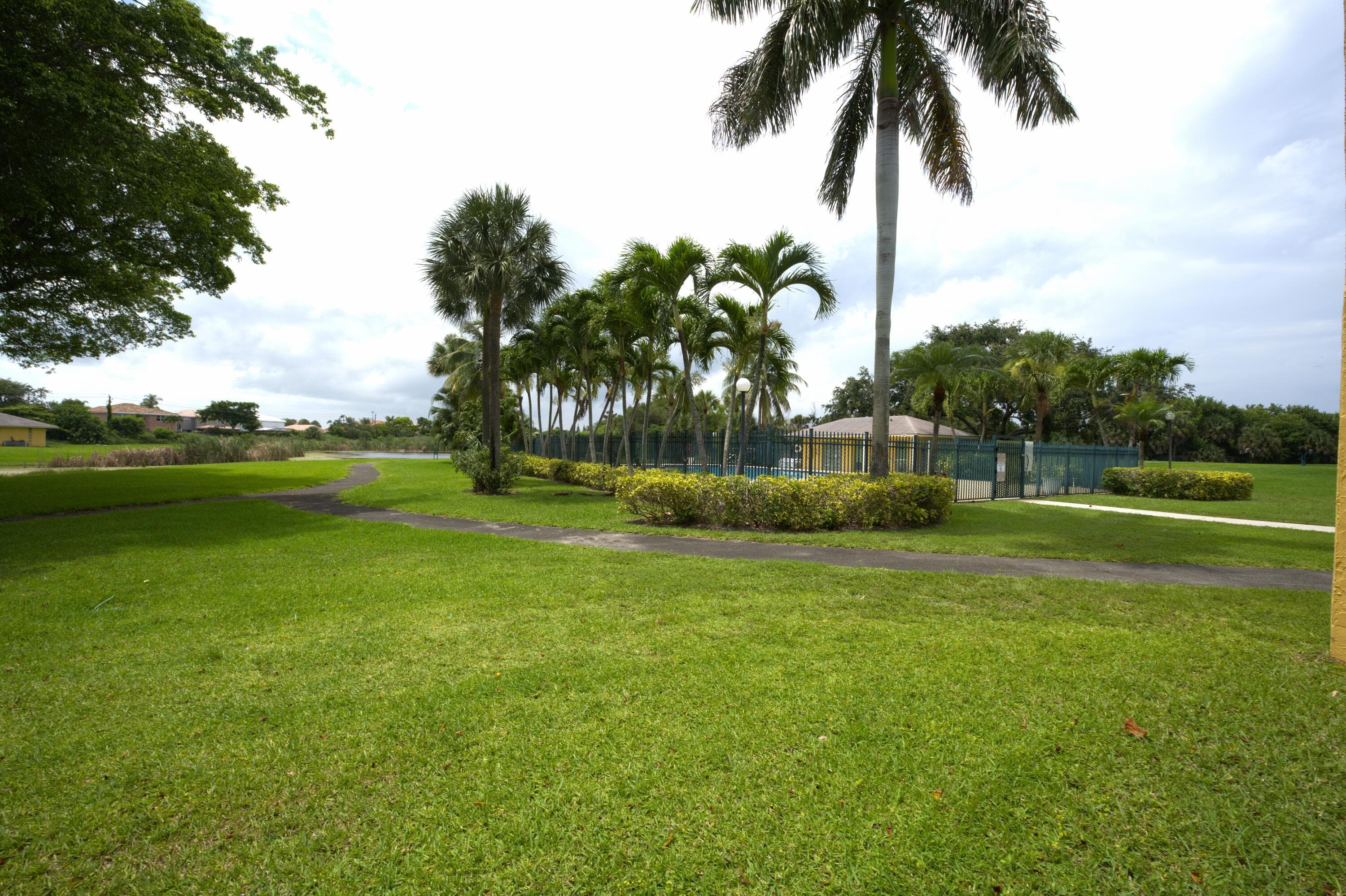 1617 Meadows Circle W, Boynton Beach, FL 33436 — photo 13 of 28