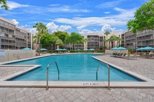 2816 N 46 Avenue J482, Hollywood, FL 33021 — photo 33 of 40
