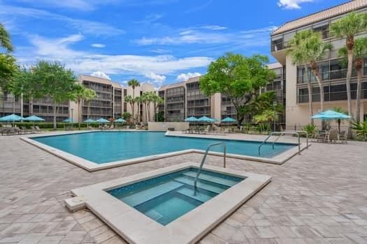 2816 N 46 Avenue J482, Hollywood, FL 33021 — photo 32 of 40