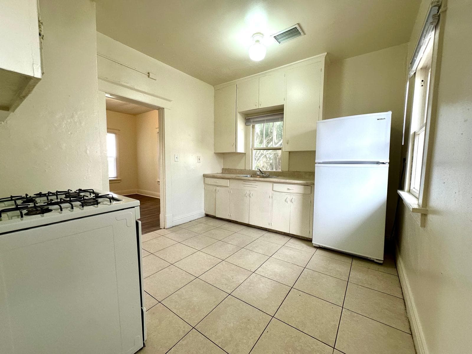 523 Valley Forge Road, West Palm Beach, FL 33405 — photo 3 of 18