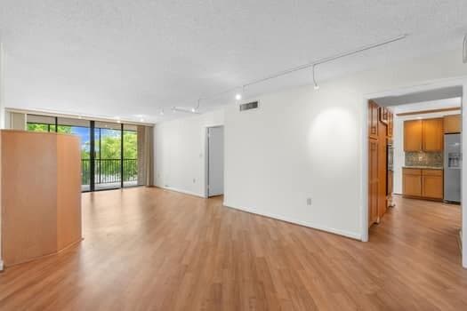 2816 N 46 Avenue J482, Hollywood, FL 33021 — photo 7 of 40