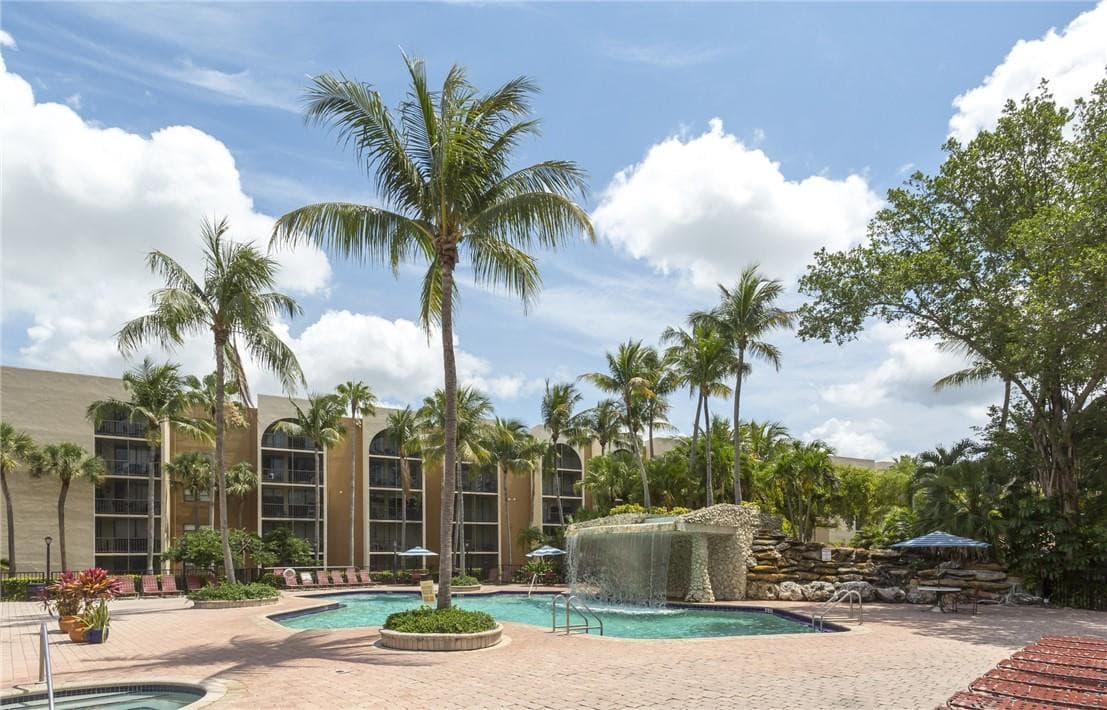 19455 NE 10 Avenue 4-307, North Miami Beach, FL 33179 — photo 11 of 13
