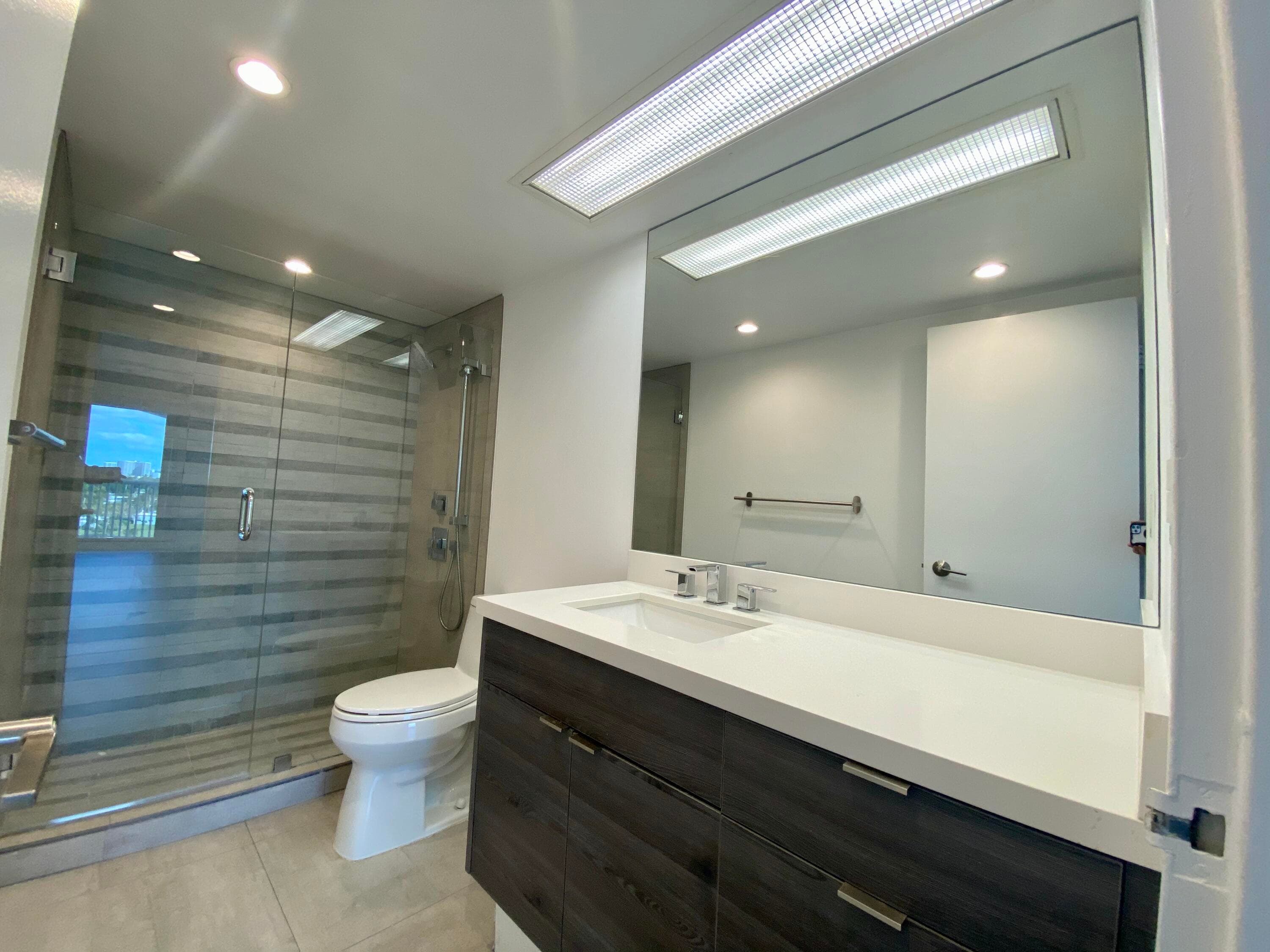 5401 Collins Avenue 620, Miami Beach, FL 33140 — photo 16 of 36