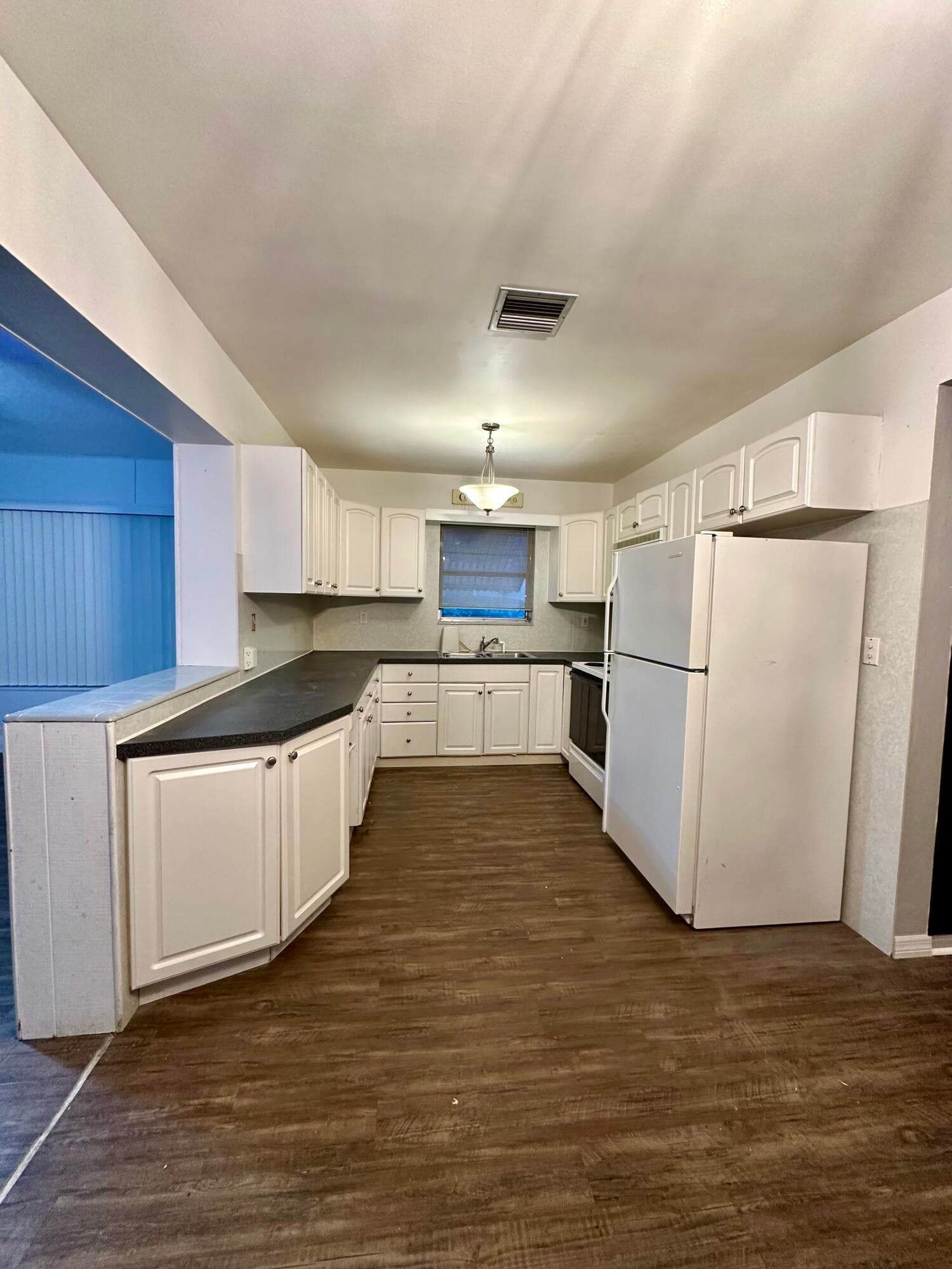 7000 SW 11th Street, Pembroke Pines, FL 33023 — photo 9 of 55