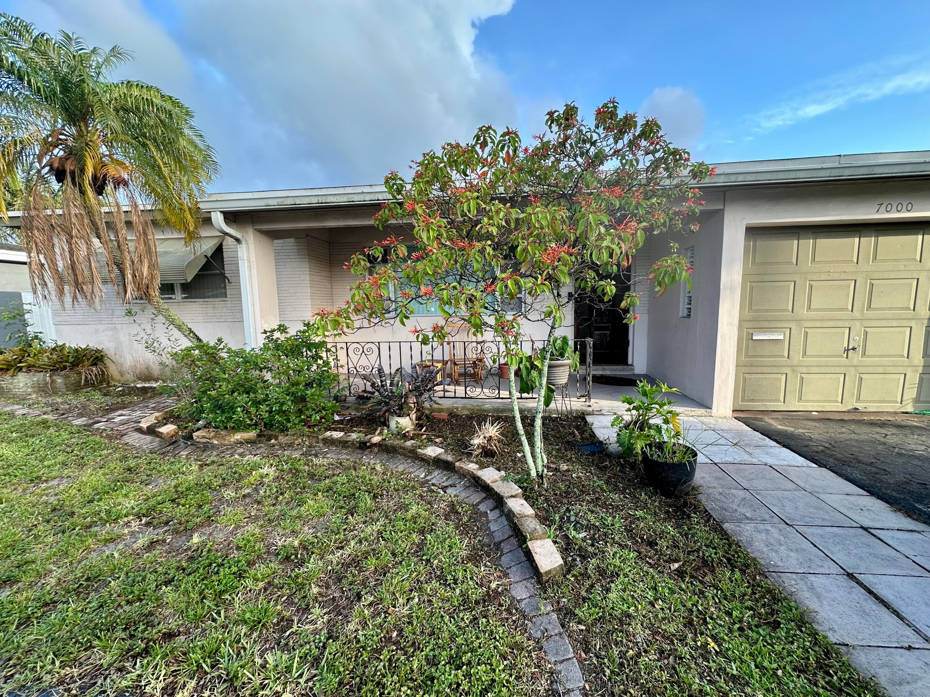 7000 SW 11th Street, Pembroke Pines, FL 33023 — photo 4 of 55