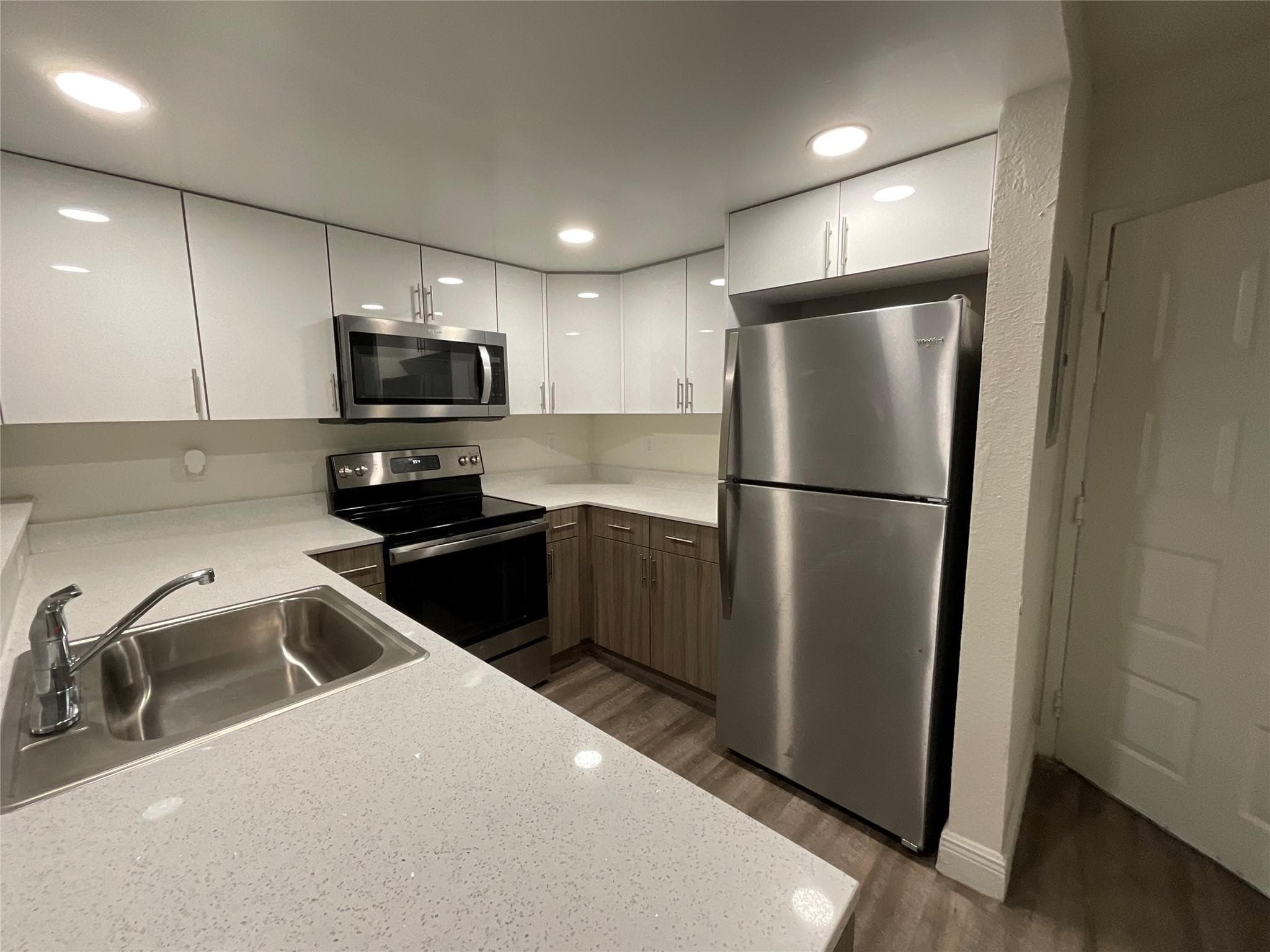 19455 NE 10 Avenue 05-320, North Miami Beach, FL 33179 — photo 1 of 13