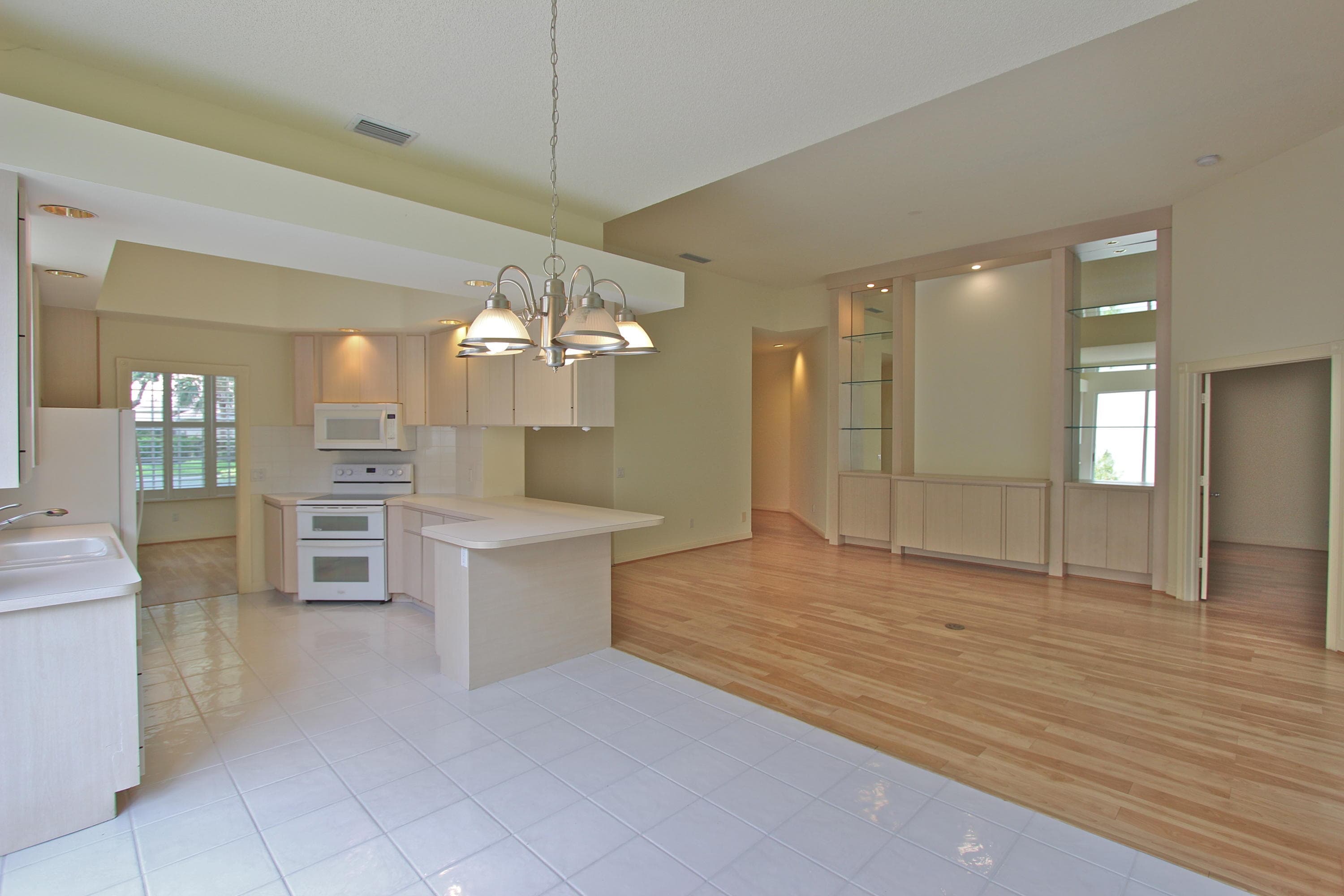 160 Lost Bridge Drive, Palm Beach Gardens, FL 33410 — photo 17 of 38