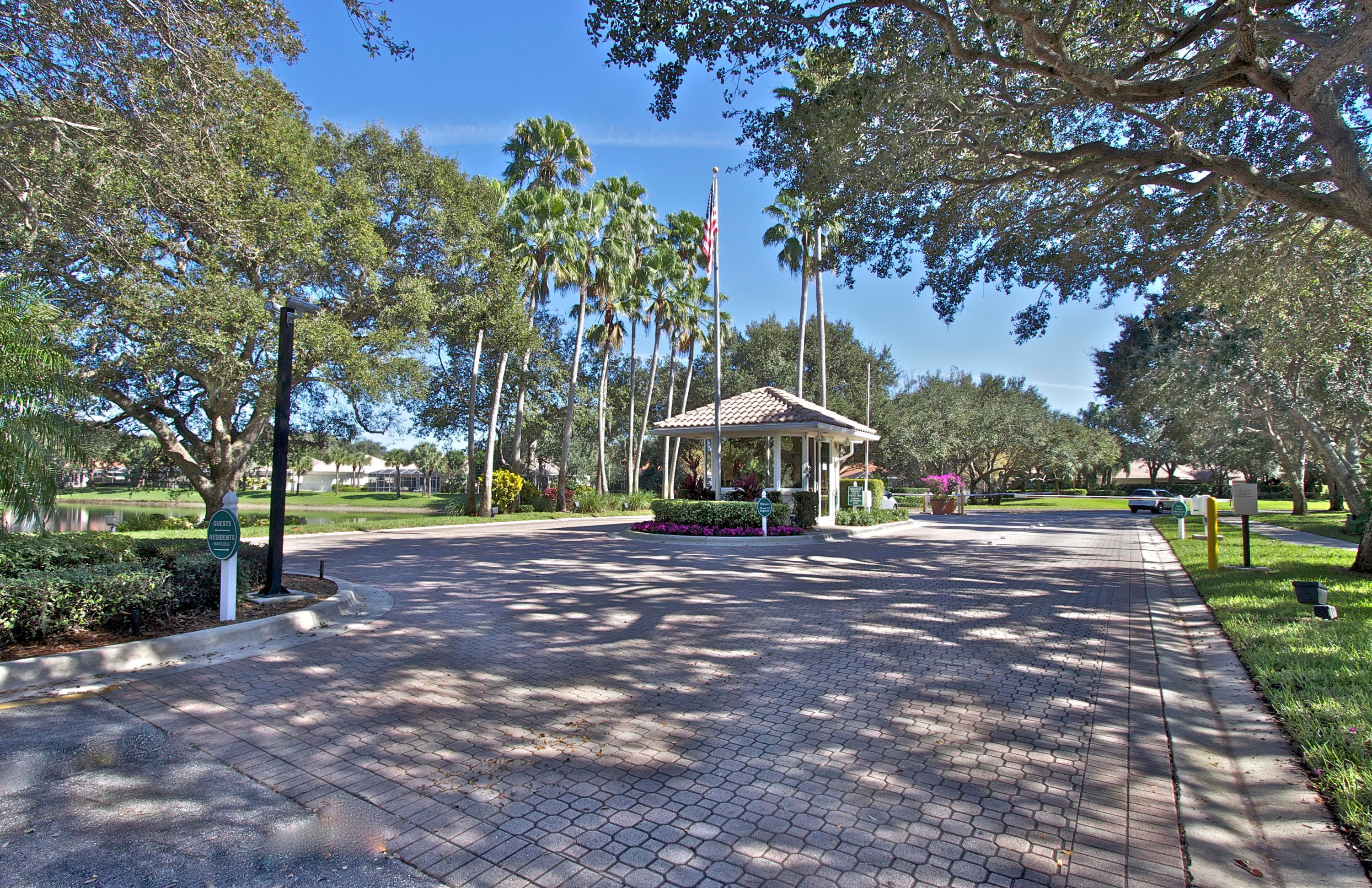 160 Lost Bridge Drive, Palm Beach Gardens, FL 33410 — photo 36 of 38