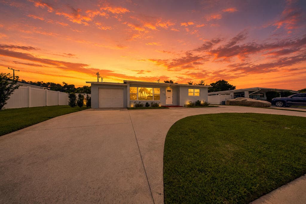 648 Eastwind Drive, North Palm Beach, FL 33408 — photo 3 of 34