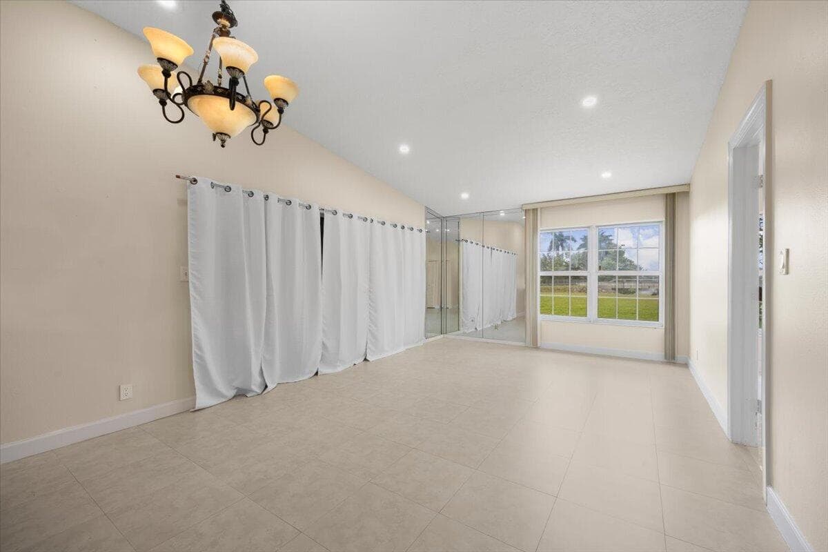 5540 S Lakewood Cir Circle S F, Margate, FL 33063 — photo 5 of 50