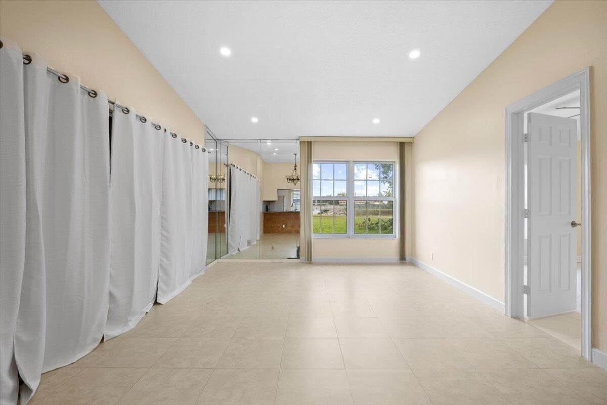 5540 S Lakewood Cir Circle S F, Margate, FL 33063 — photo 6 of 50