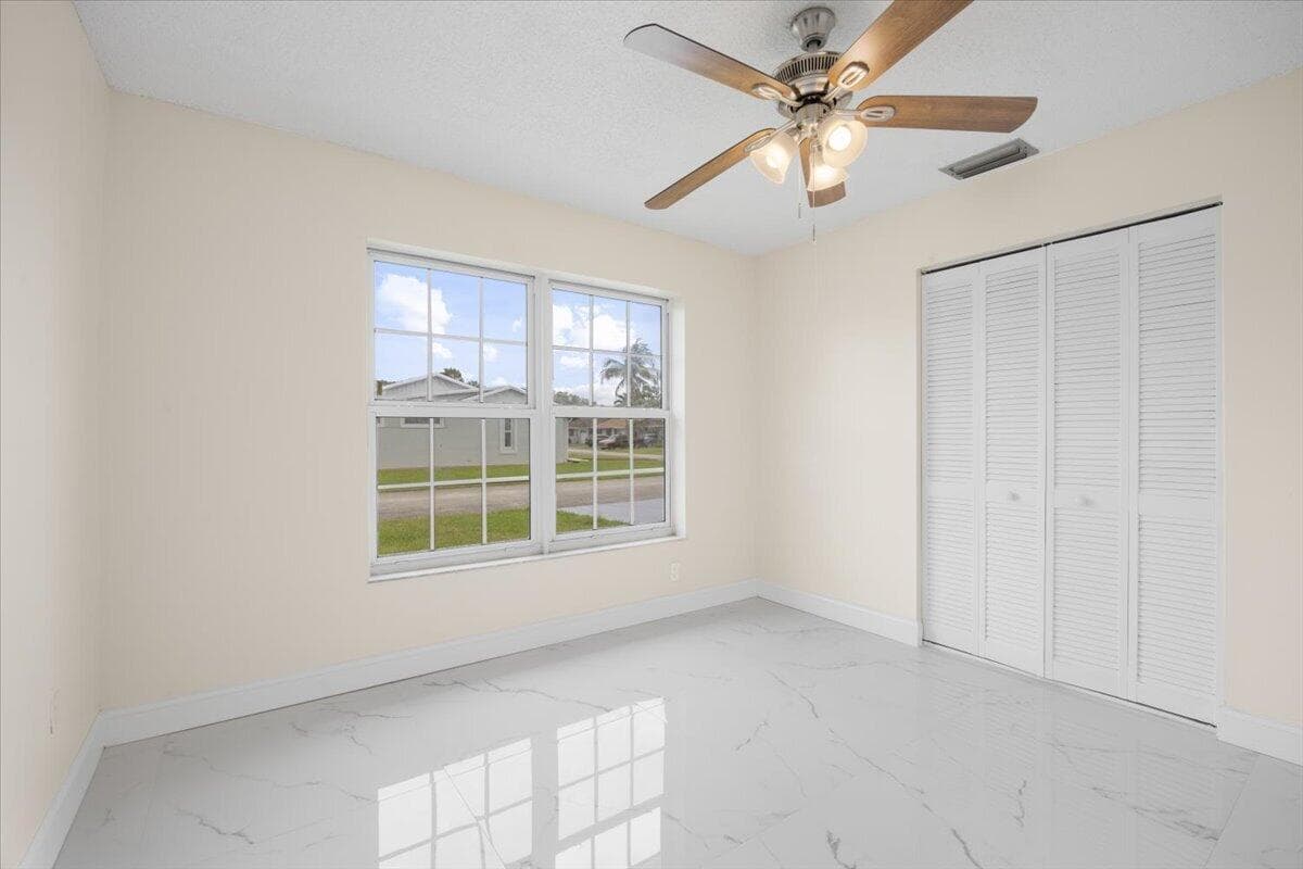 5540 S Lakewood Cir Circle S F, Margate, FL 33063 — photo 16 of 50