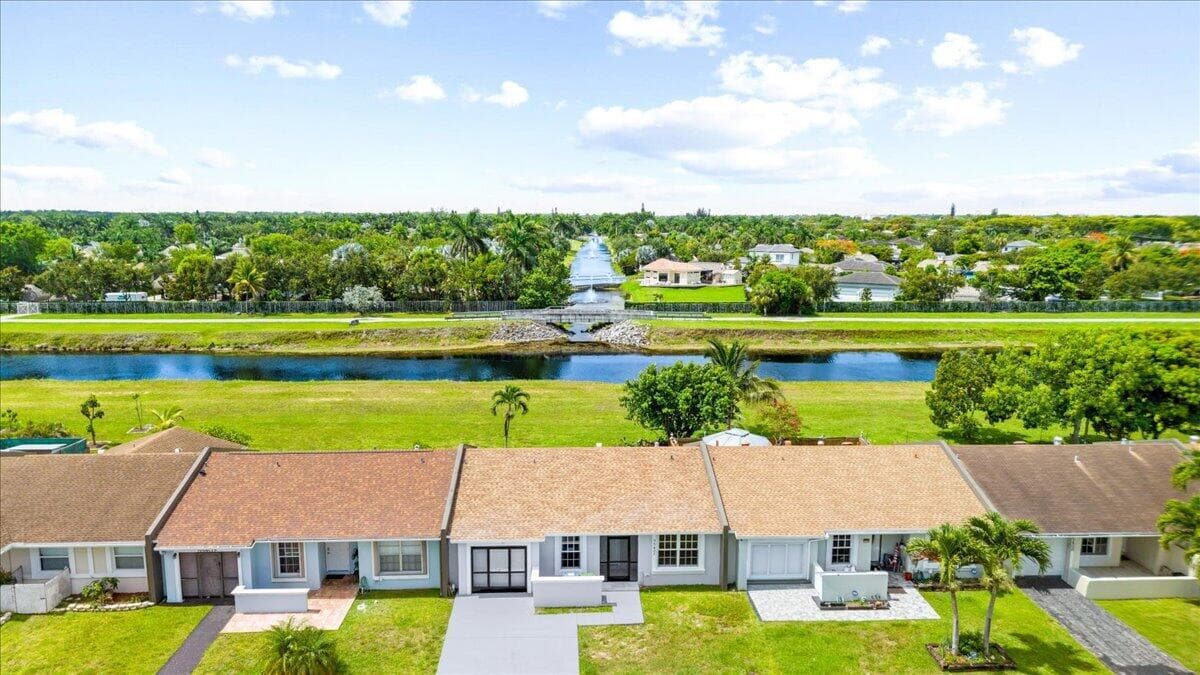 5540 S Lakewood Cir Circle S F, Margate, FL 33063 — photo 41 of 50