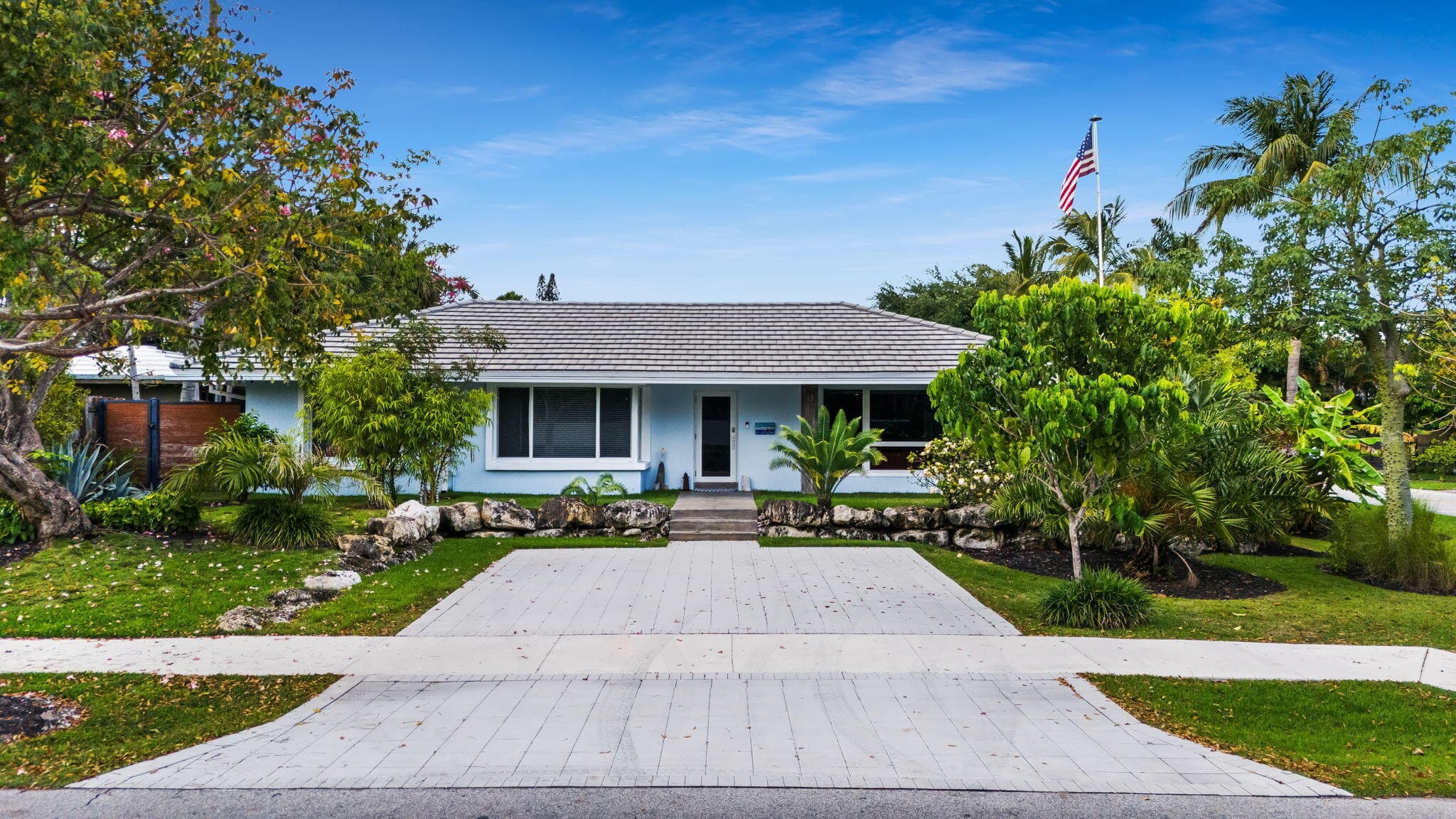 2417 SE 19th Place, Fort Lauderdale, FL 33316 — photo 2 of 27