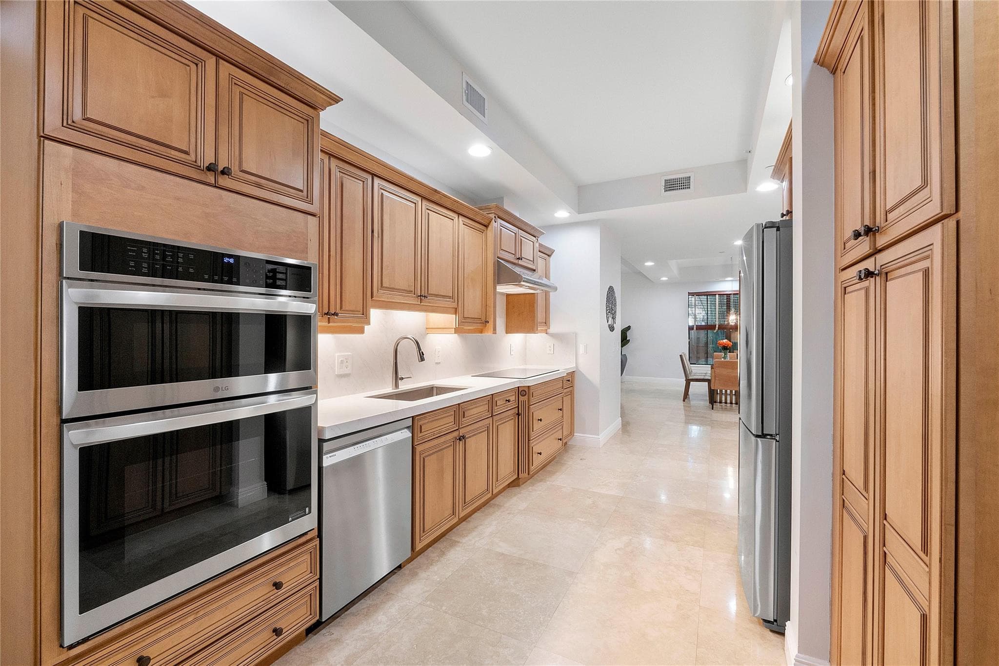 430 NE 7th Avenue 430, Fort Lauderdale, FL 33301 — photo 8 of 42