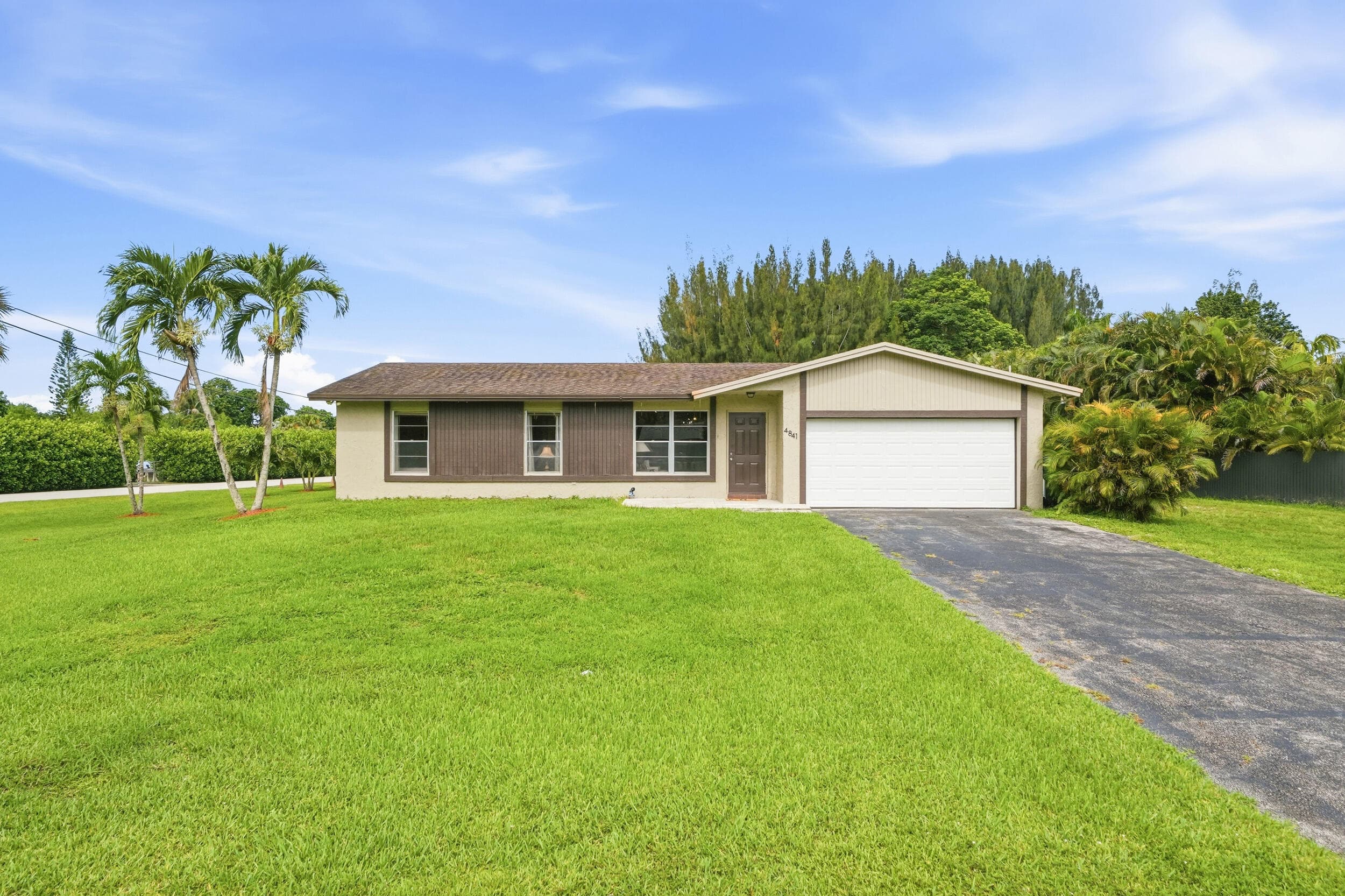 4841 SW 201st Terrace, Southwest Ranches, FL 33332 — photo 5 of 34