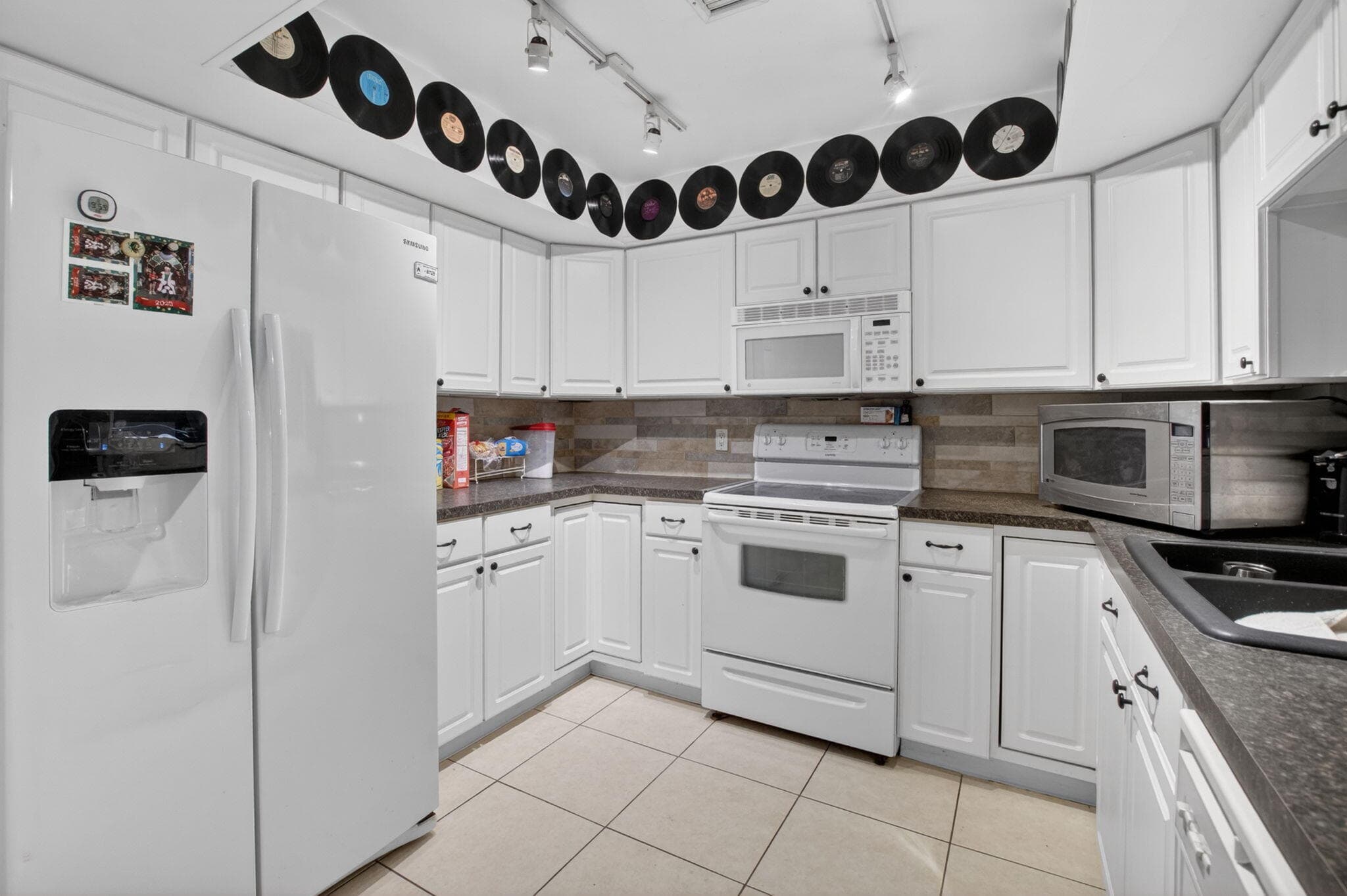 220 SW 10th Avenue, Boynton Beach, FL 33435 — photo 6 of 55