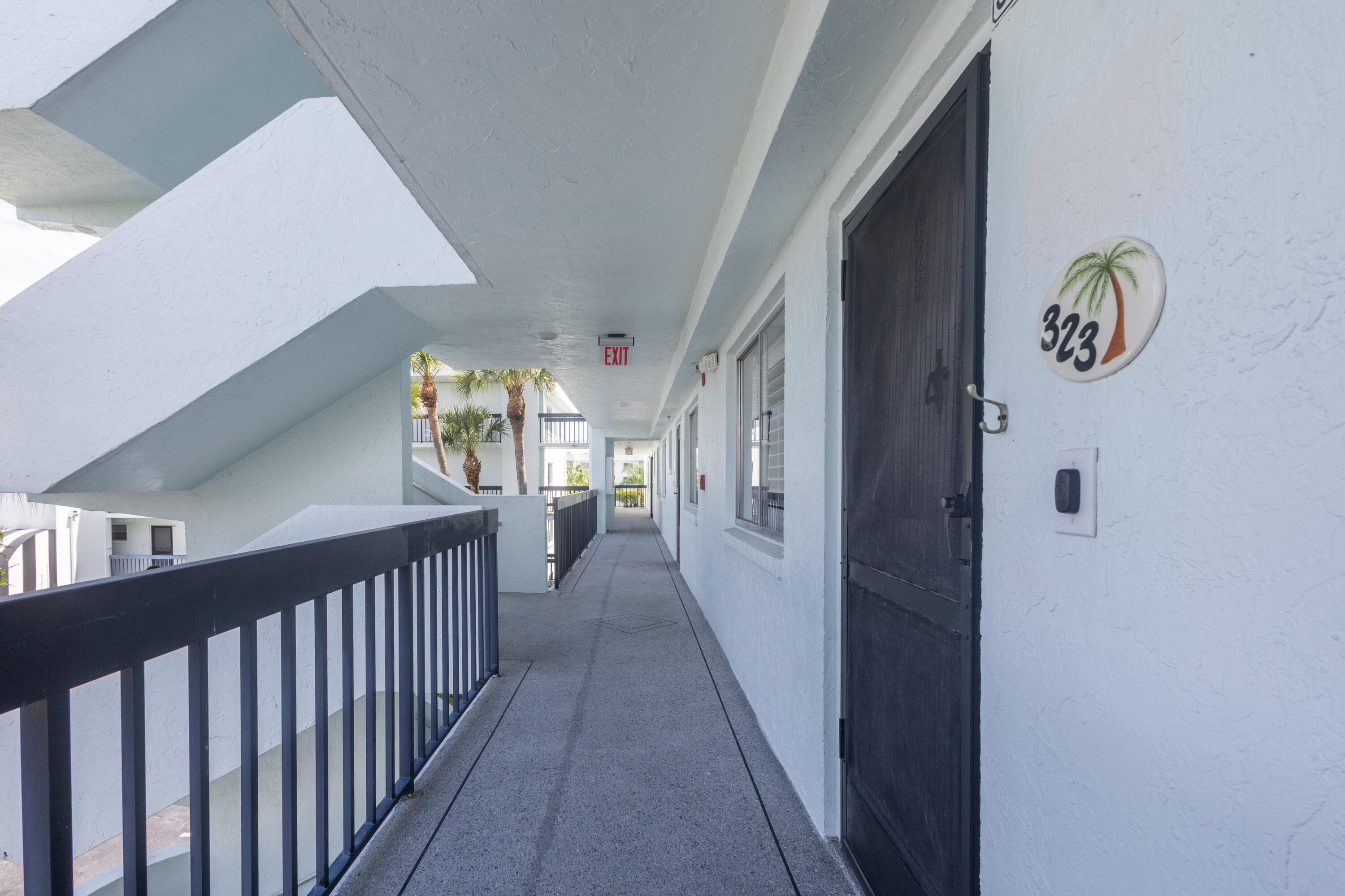 6698 N 10th Ave Avenue N 323, Lake Worth, FL 33467 — photo 3 of 31