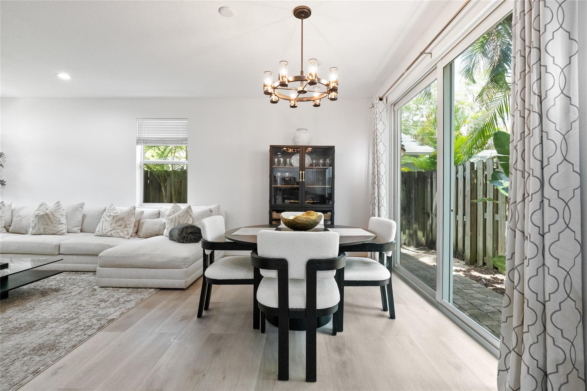 417 SW 8th Street, Fort Lauderdale, FL 33315 — photo 8 of 30