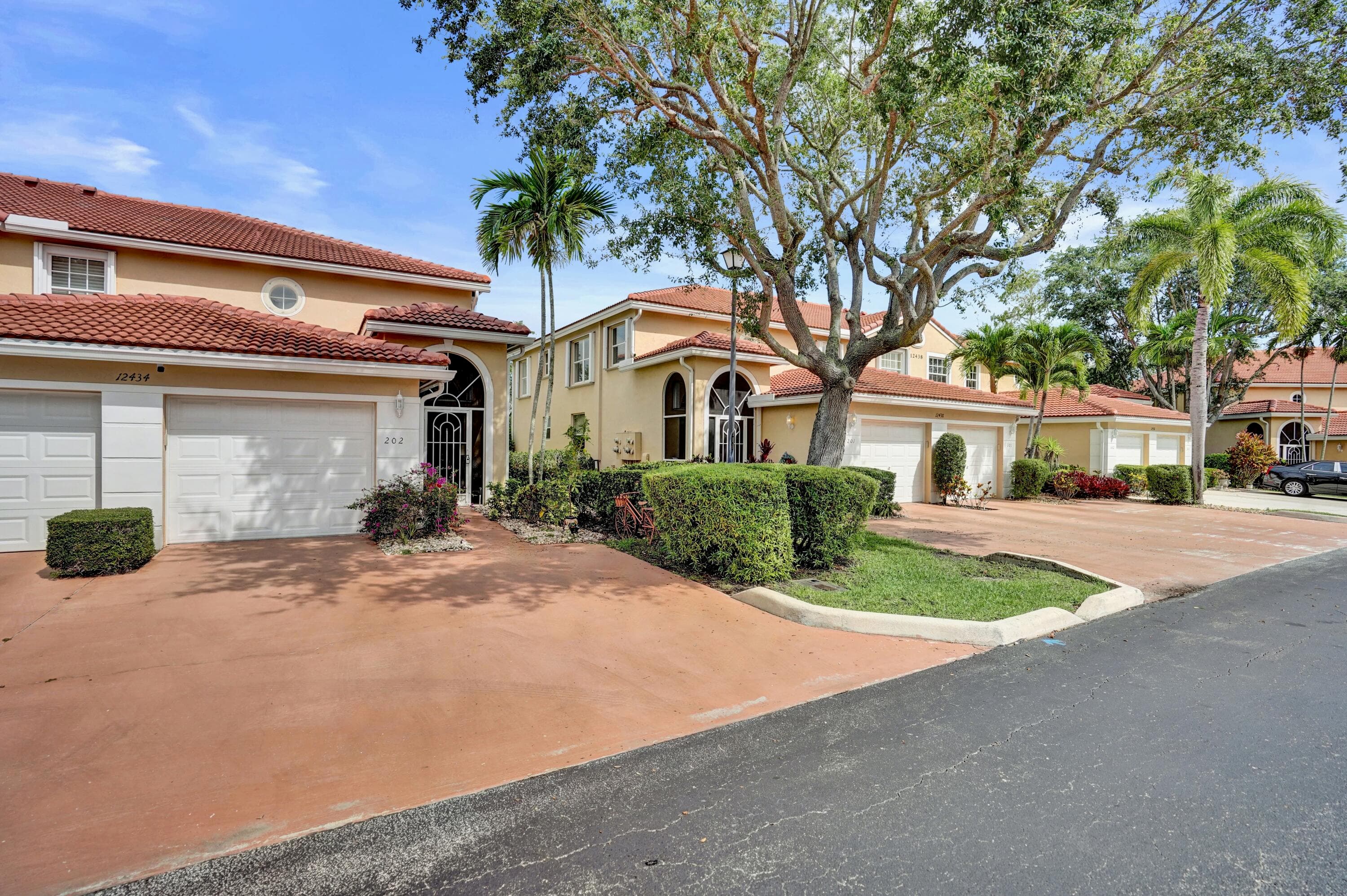12434 Crystal Pointe Drive 202, Boynton Beach, FL 33437 — photo 3 of 84