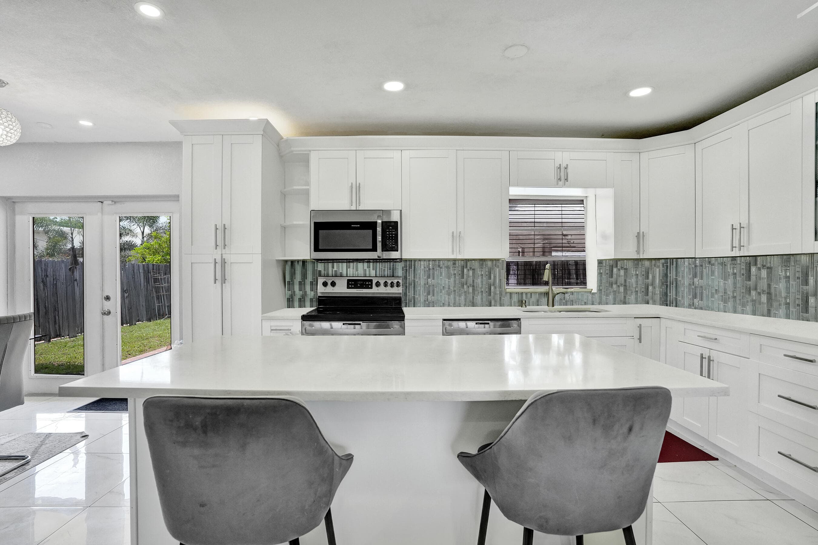 151 NW 21st Street, Pompano Beach, FL 33060 — photo 3 of 33