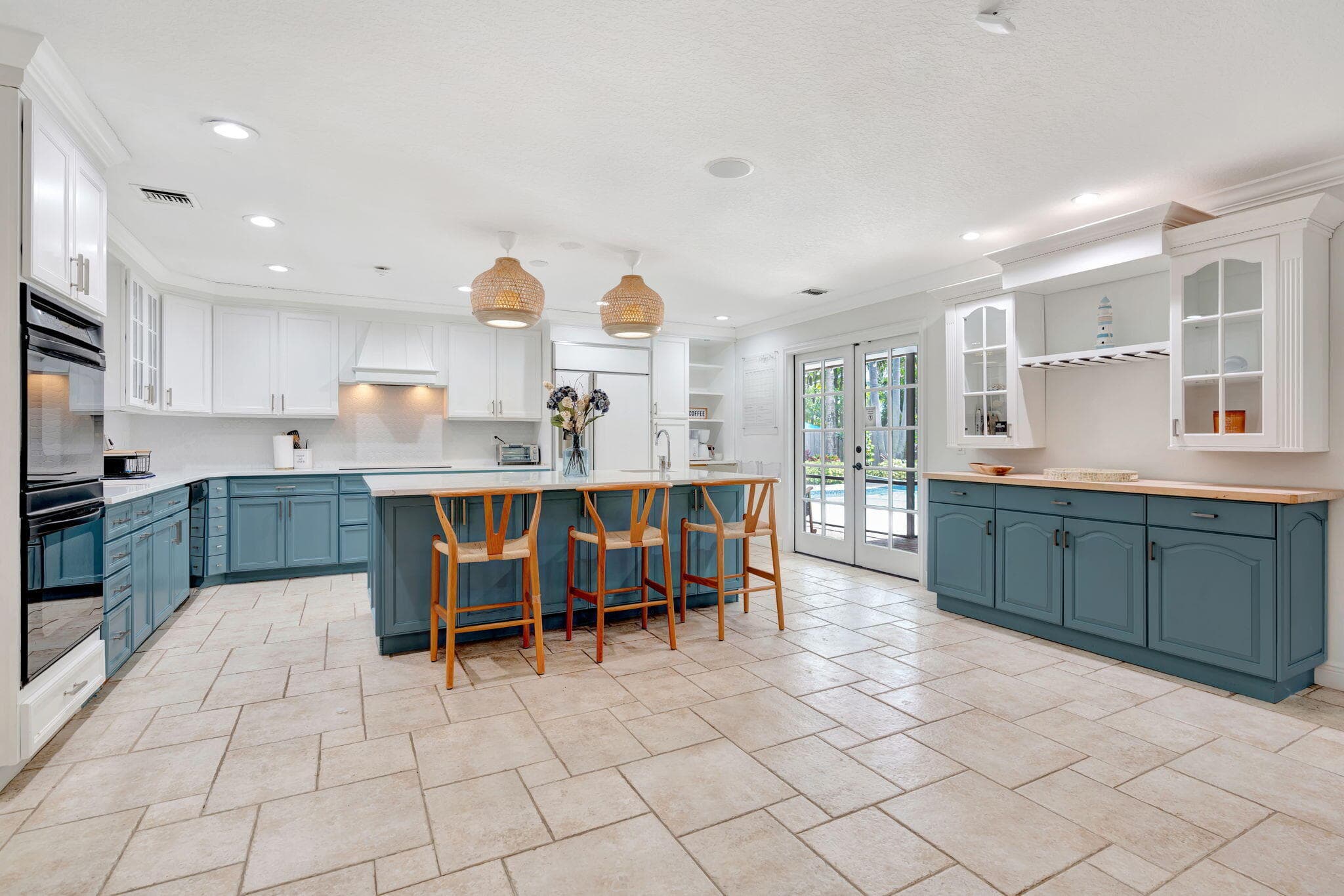 2436 Holly Lane NE, Palm Beach Gardens, FL 33410 — photo 13 of 57