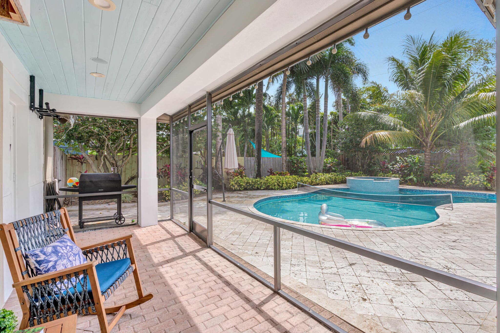 2436 Holly Lane NE, Palm Beach Gardens, FL 33410 — photo 41 of 57