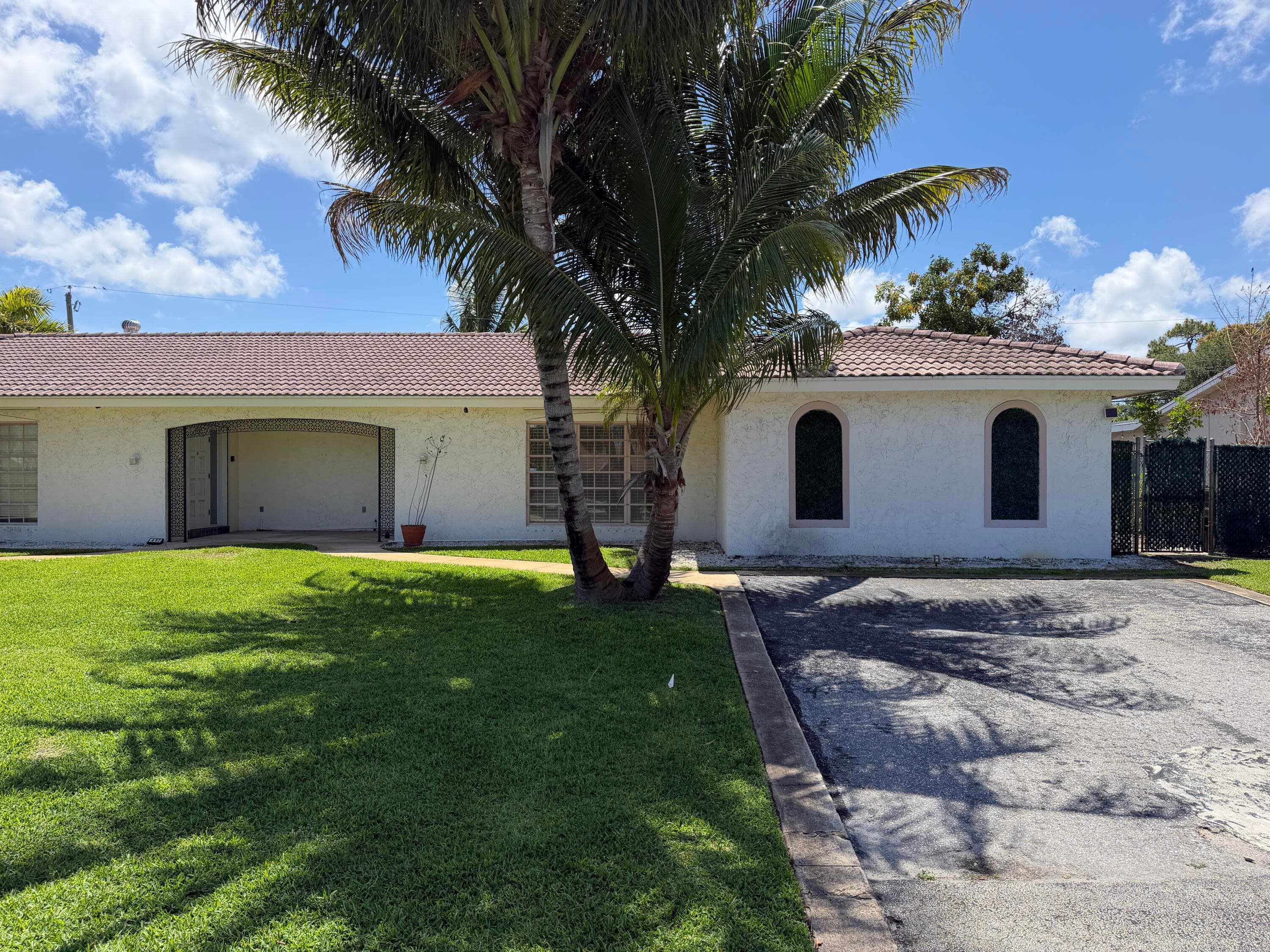 499 W Conference Drive, Boca Raton, FL 33486 — photo 6 of 31