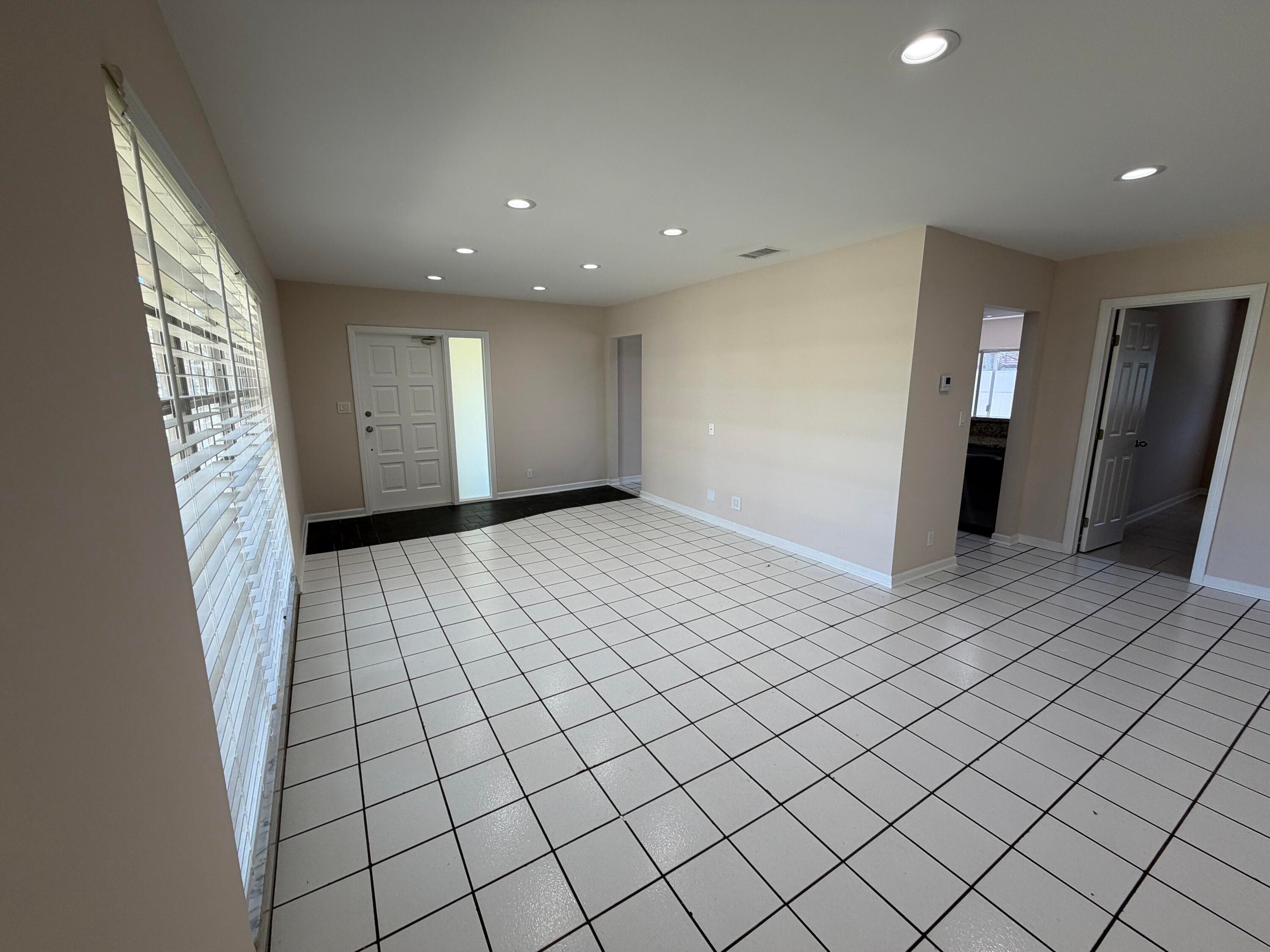 499 W Conference Drive, Boca Raton, FL 33486 — photo 13 of 31
